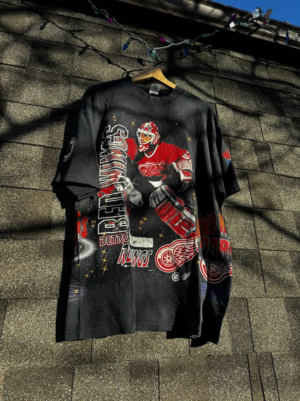 image of Nhl x Vintage Detroit Red Wings Bulletin Athletic Shirt in Black, Men's (Size XL)