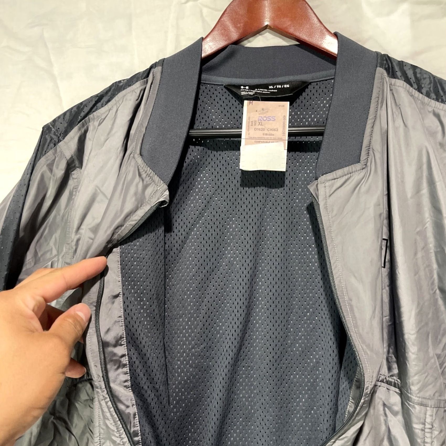 Under Armour Under Armour Jacket Mens XL Zip Up Gray Vented Training Gym Adult Size US XL / EU 56 / 4 - 5 Thumbnail