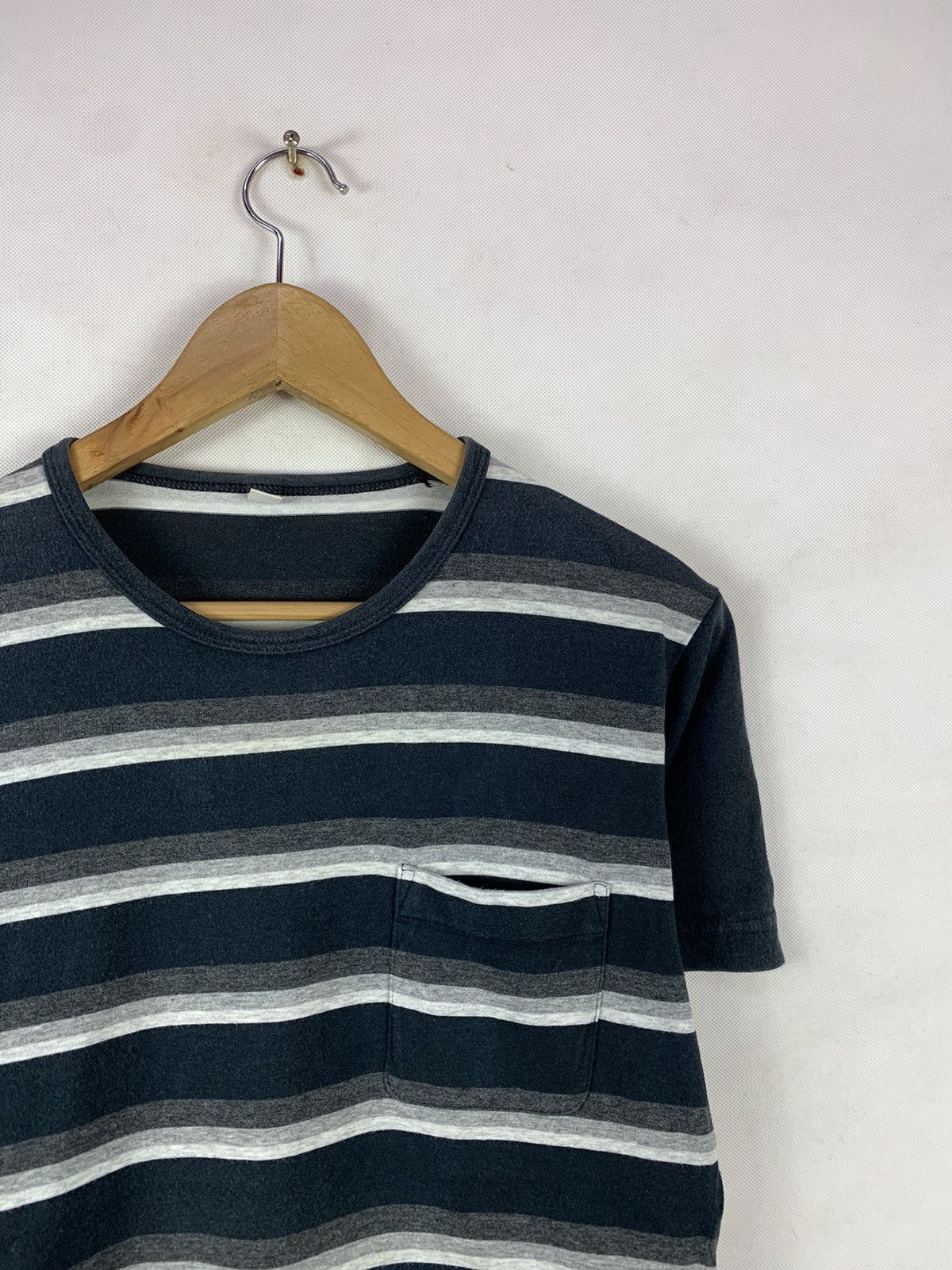 Japanese Brand Steals! Uniqlo Stripes Pocket Tee Streetwear Minimalist Size US M / EU 48-50 / 2 - 3 Thumbnail