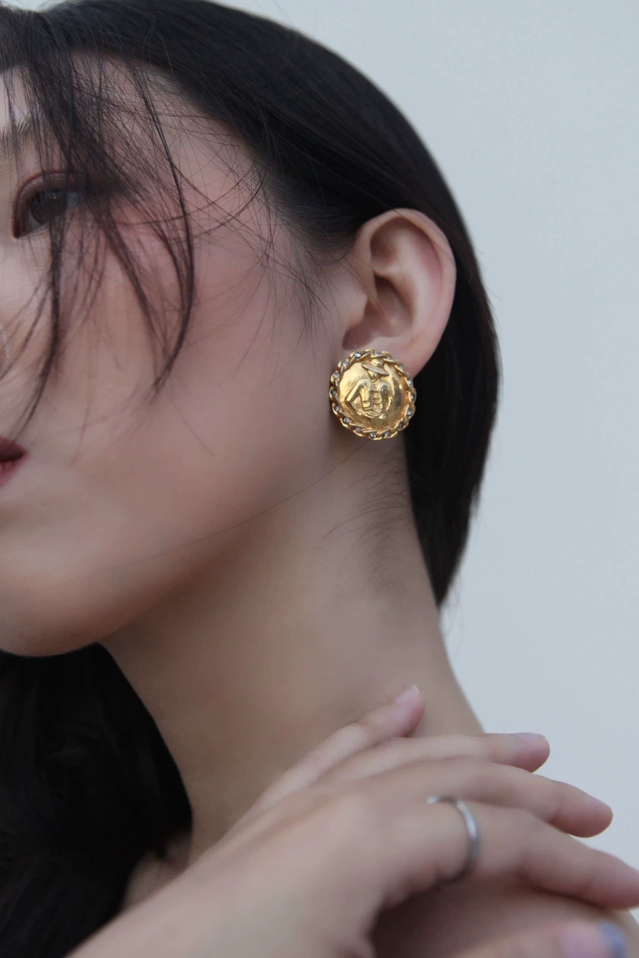 Chanel Chanel Coco Relief Crystal Embellished Women's Ear Clips Size ONE SIZE - 1 Thumbnail