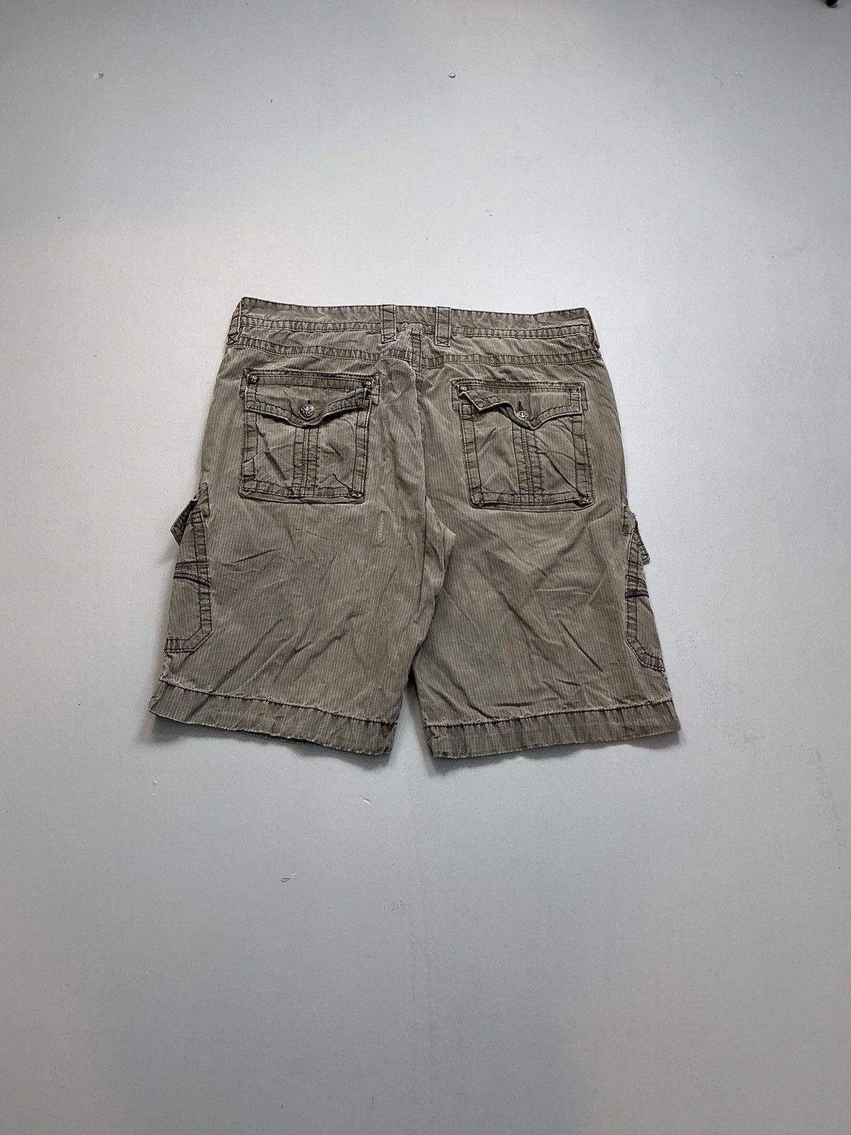 Rock Revival Vintage rock revival cargo jort Size US 44 / EU 60 - 2 Thumbnail