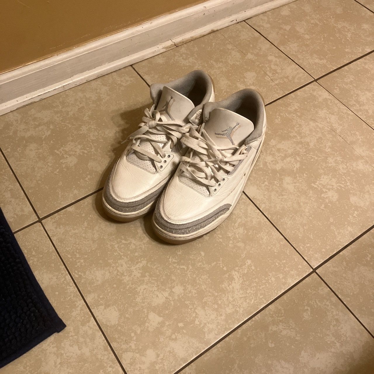 Jordan Brand Air Jordan 3 Ivory Size US 11.5 / EU 44-45 - 1 Thumbnail