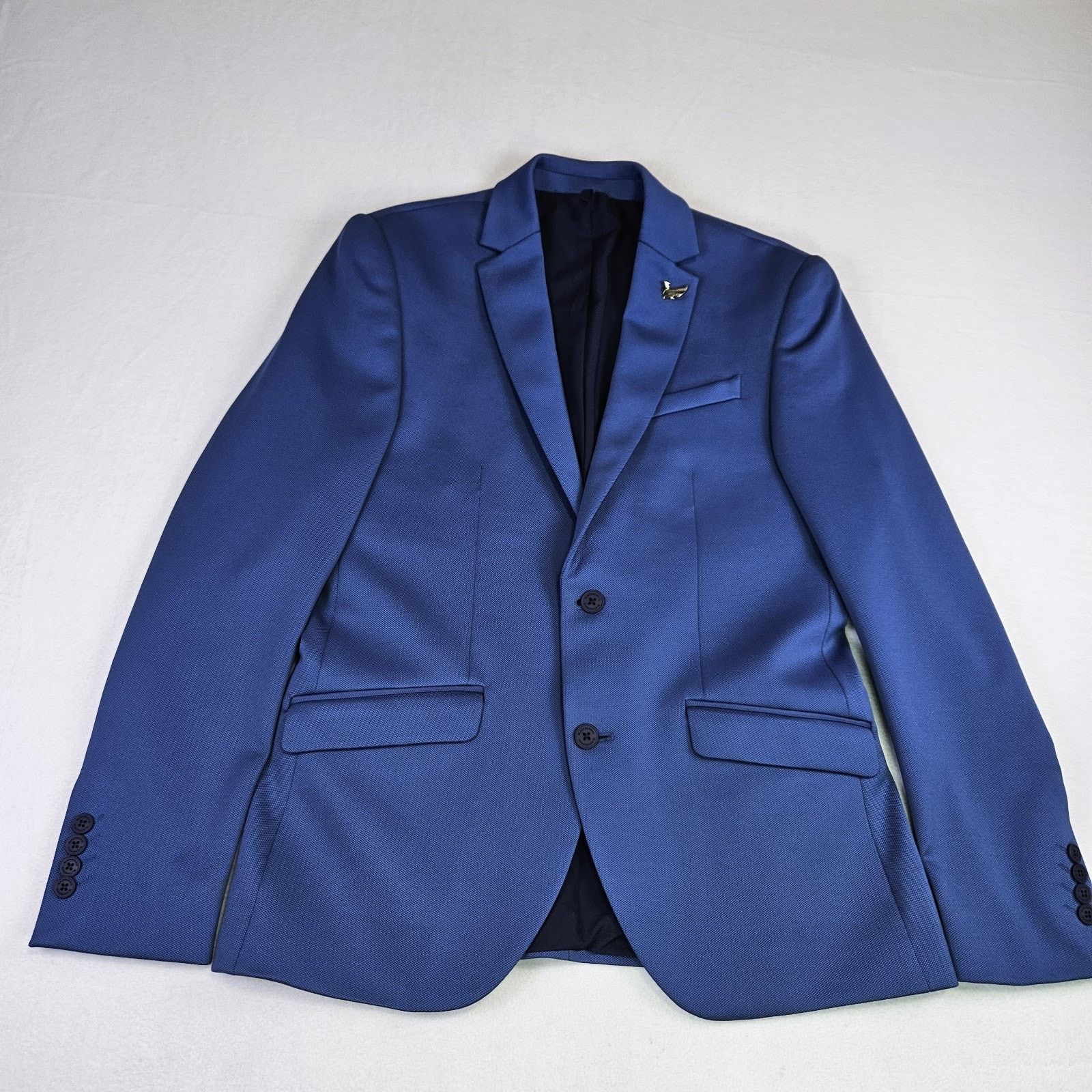 Blackberrys Phoenix Fit Blazer with Lapel Pin