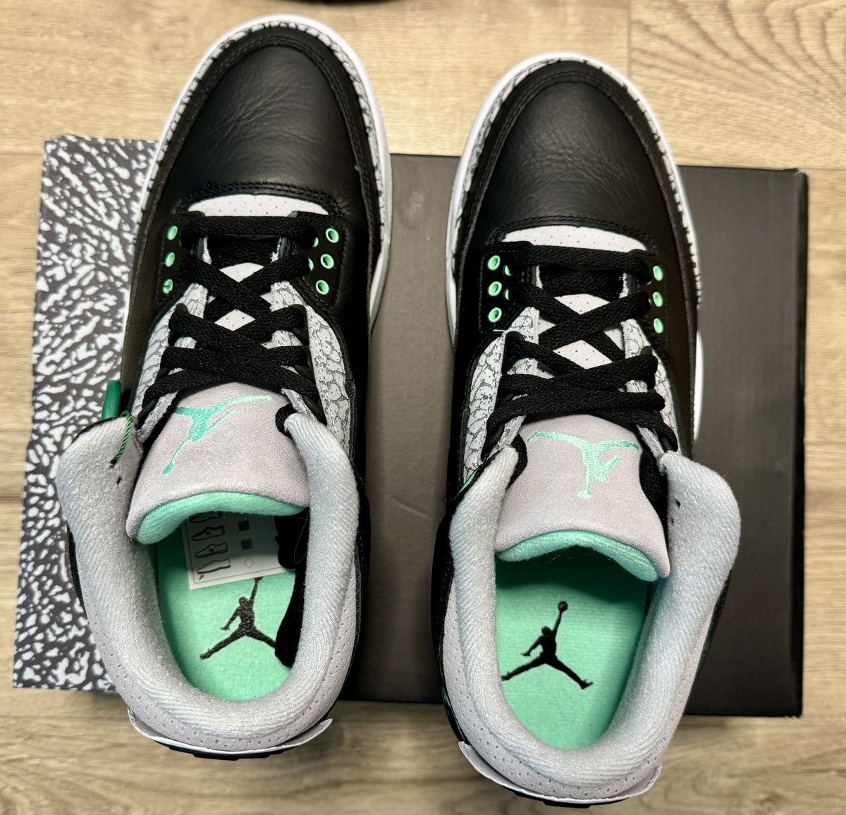 Jordan Brand Air Jordan 3 Retro Green Glow Size US 9.5 / EU 42-43 - 5 Thumbnail