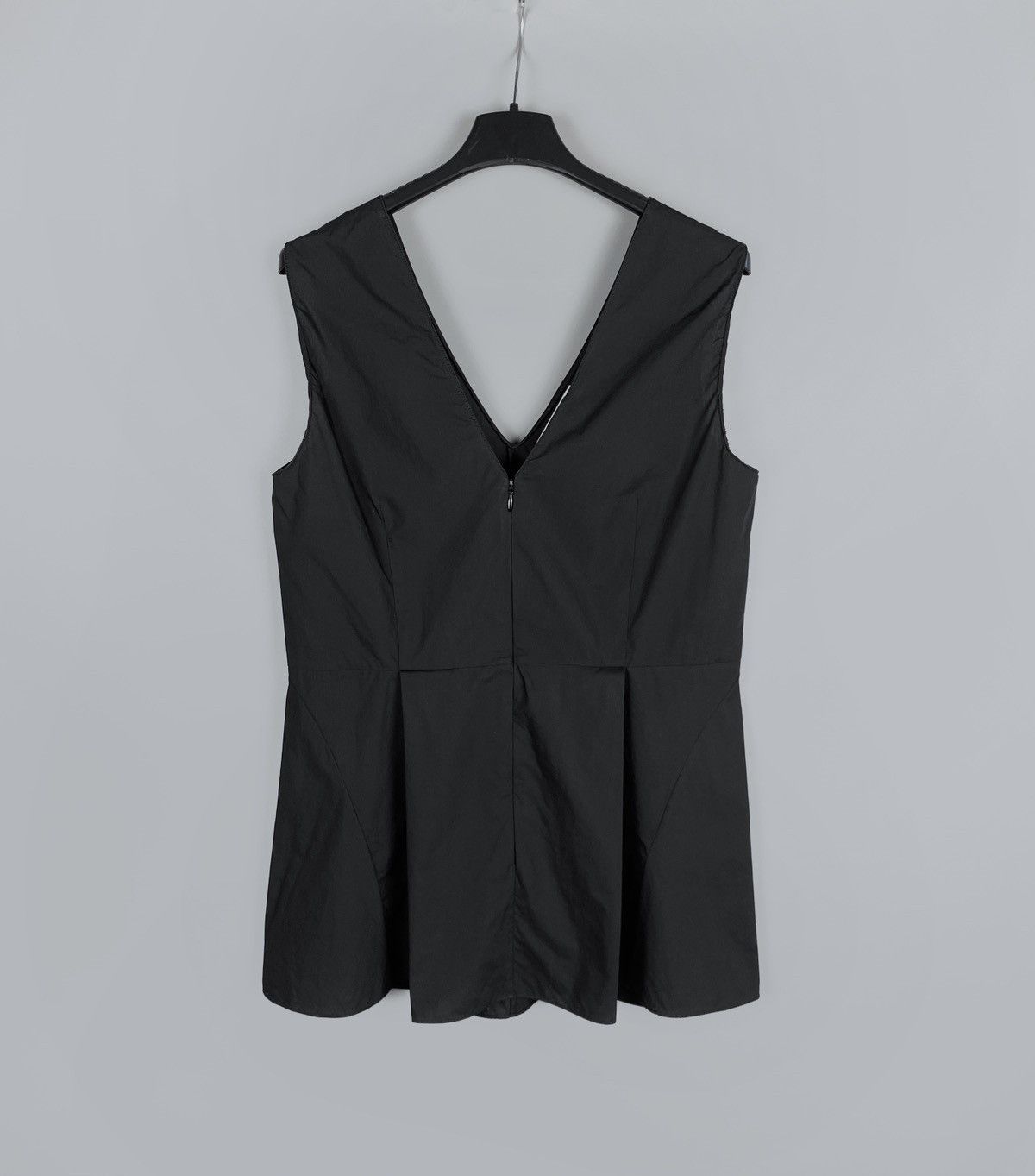 Marni Women's MARNI V-Neck Black Sleeveless Top Shirt Size 42 Size M / US 6-8 / IT 42-44 - 1 Thumbnail