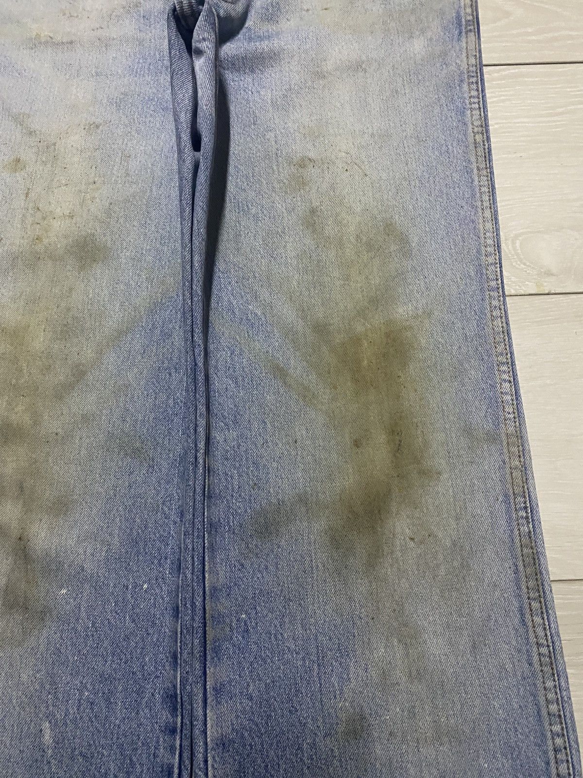 Japanese Brand Vintage Bee Bell Dirty Mud Wash Distressed Baggy Jeans Size US 31 - 8 Thumbnail