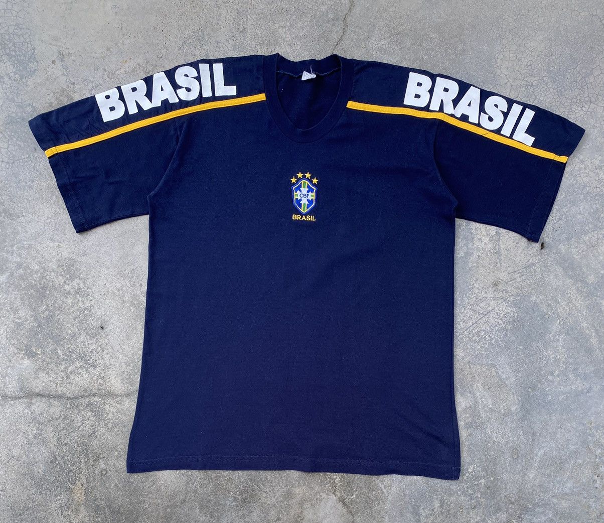 Vintage Vintage Y2k Football Brazil Tees Size US M / EU 48-50 / 2 - 1 Thumbnail