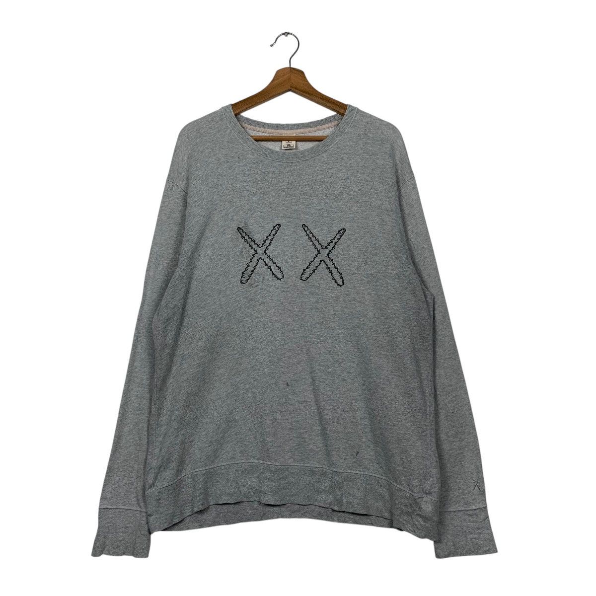 Kaws × Uniqlo Uniqlo Kaws Sesame Street Crewneck Sweatshirt Size US XL / EU 56 / 4 - 1 Thumbnail
