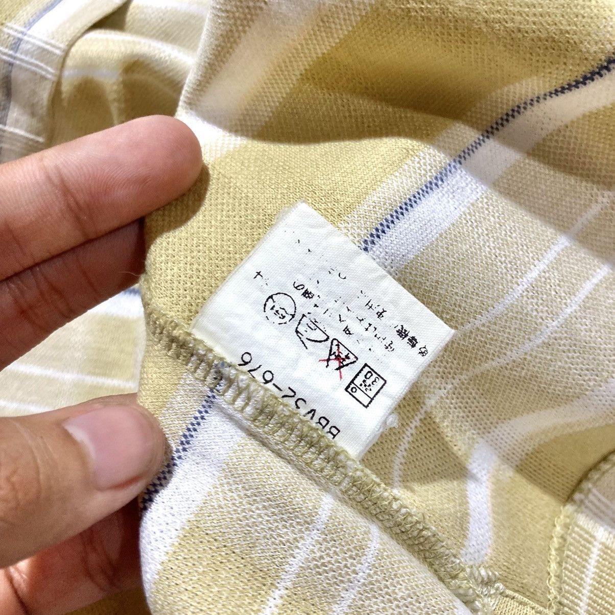Burberry 1990s Vintage Burberrys Nova Check Pocket Polo Tshirt Luxury Size US L / EU 52-54 / 3 - 15 Thumbnail