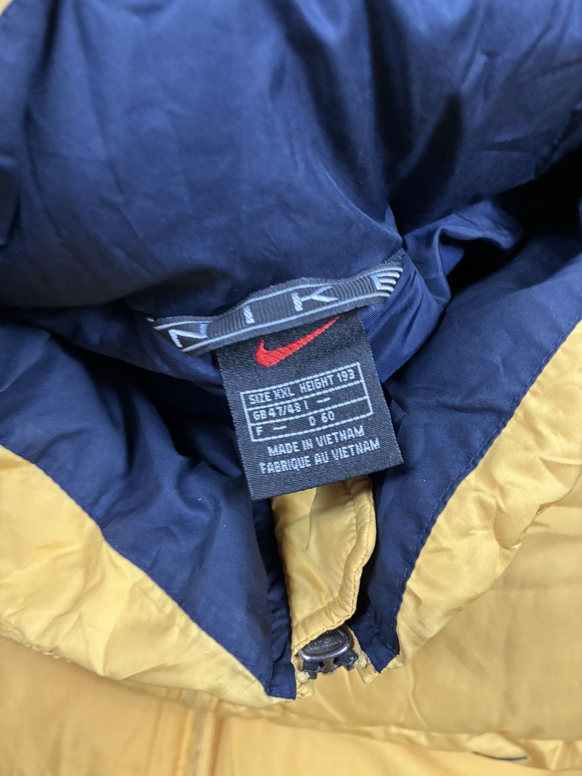 Nike Nike Vintage Goose Down Centre Logo Puffer Jacket Size XXL Size US XXL / EU 58 / 5 - 3 Thumbnail