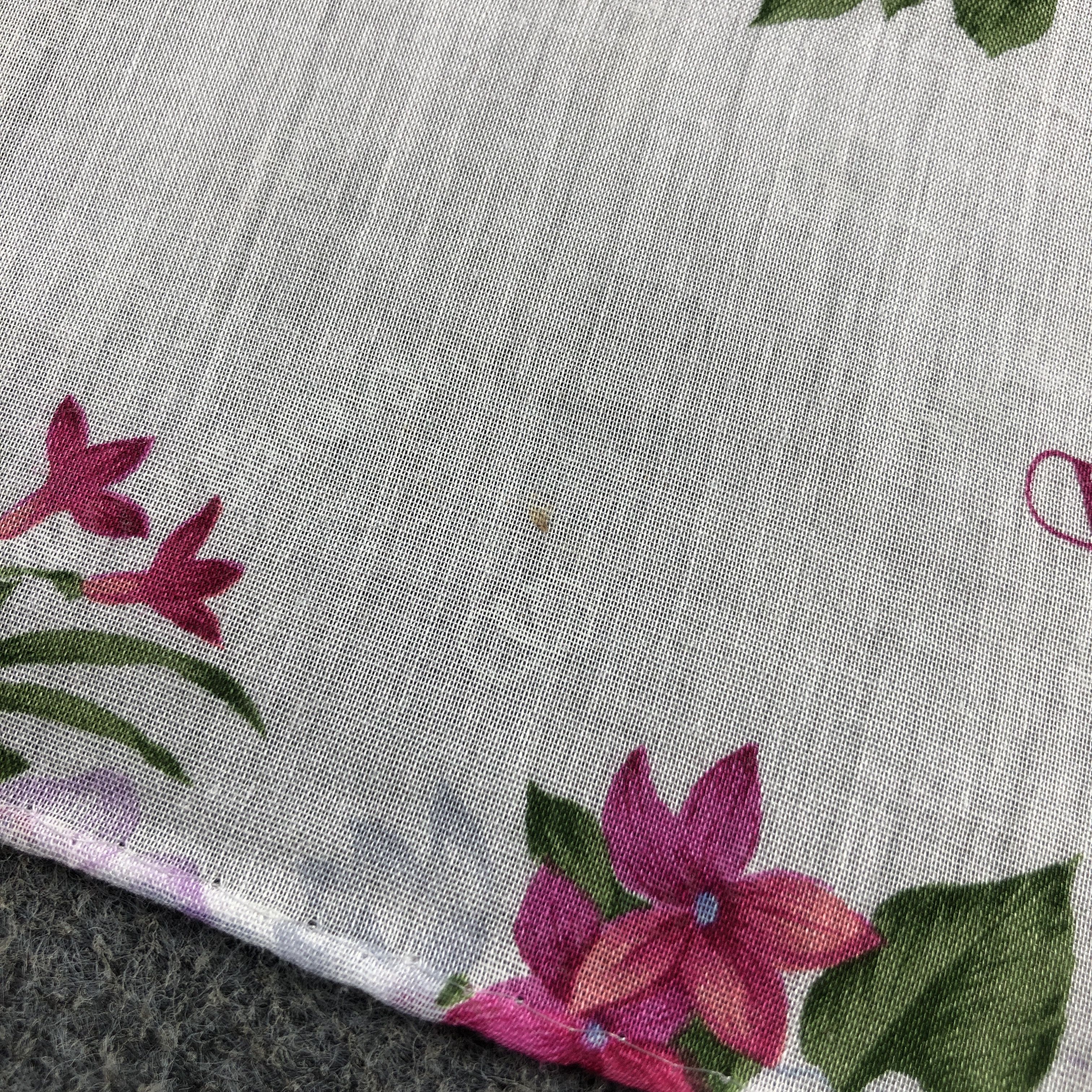 Vintage ValenTINO GarAVANI Handkerchief Neckerchief Bandana H2661 Size ONE SIZE - 5 Thumbnail