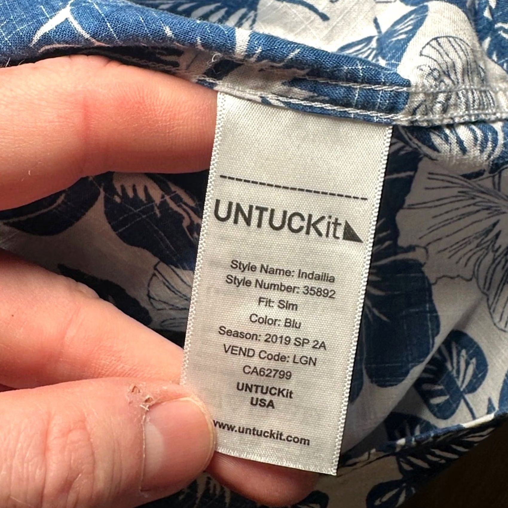 UNTUCKit UNTUCKit Floral Hawaiian Slim Short Sleeve Button Down Large Men Blue Size US 33 - 6 Thumbnail