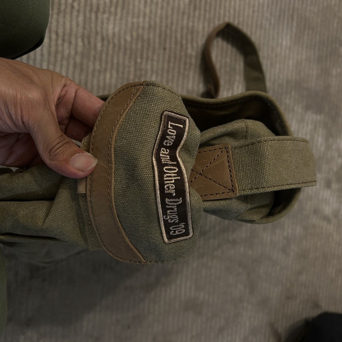 L.L. Bean Love and Other Drugs ‘09 Crew vintage L.L.Bean Messenger Bag Size ONE SIZE - 3 Thumbnail
