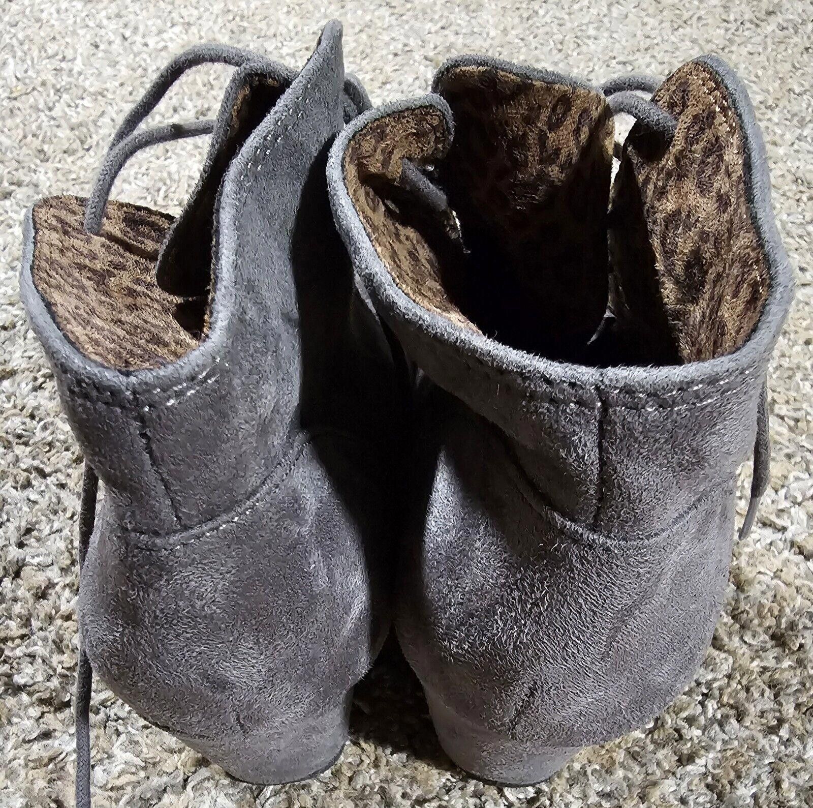 Designer City Classified Womens Hidden Wedge Suede Shoes Gray Leopard Size US 8 / IT 38 - 6 Thumbnail