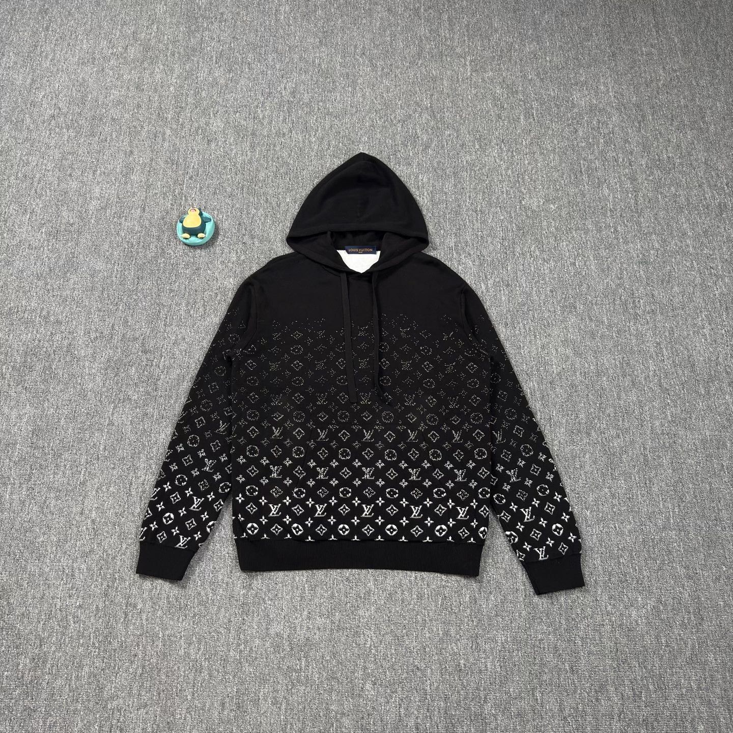 Louis Vuitton LV Black White Gradient Print Hoodie Size US XL / EU 56 / 4 - 1 Thumbnail