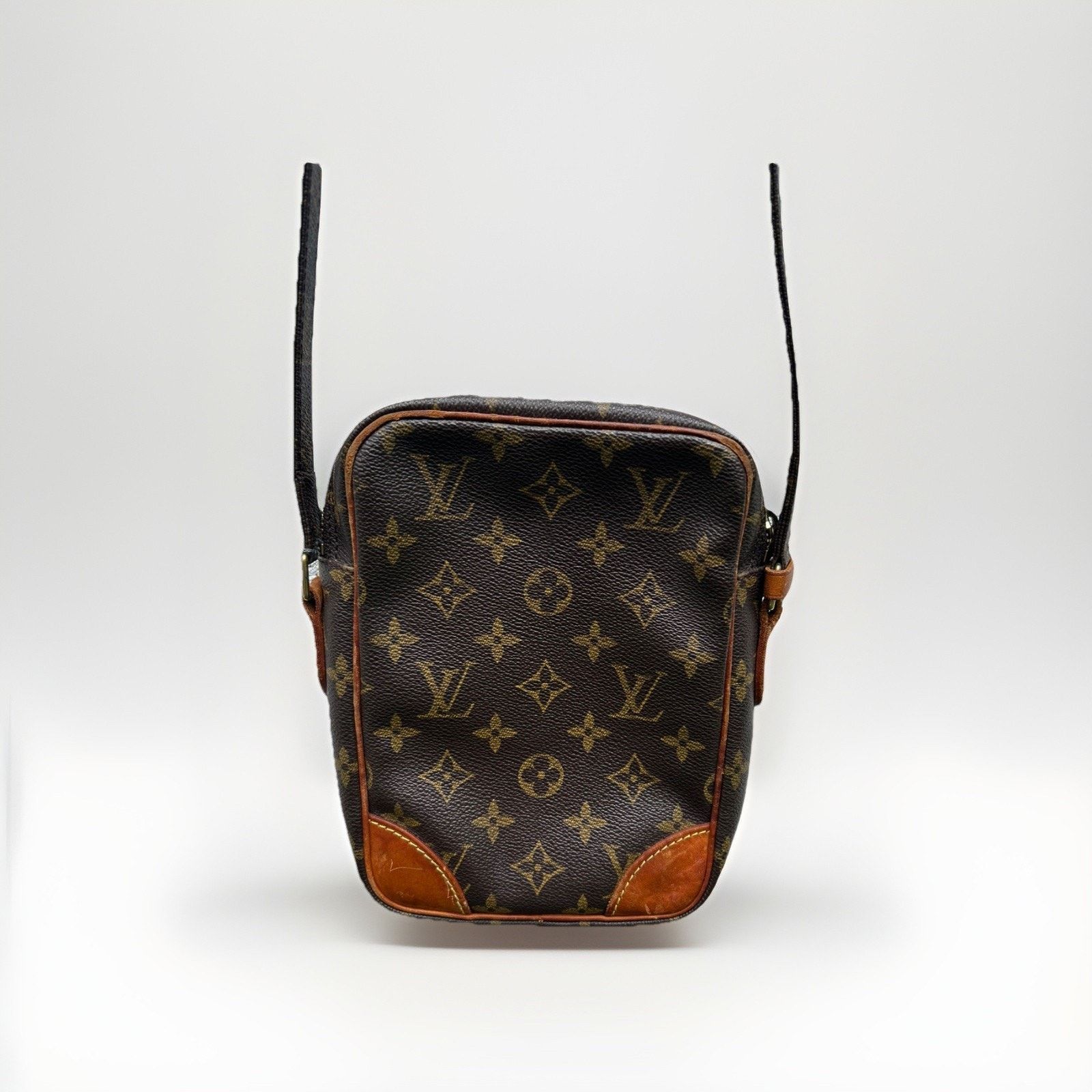 Louis Vuitton Authentic LOUIS VUITTON LV Monogram Leather DANUBE Crossbody Size ONE SIZE - 1 Thumbnail