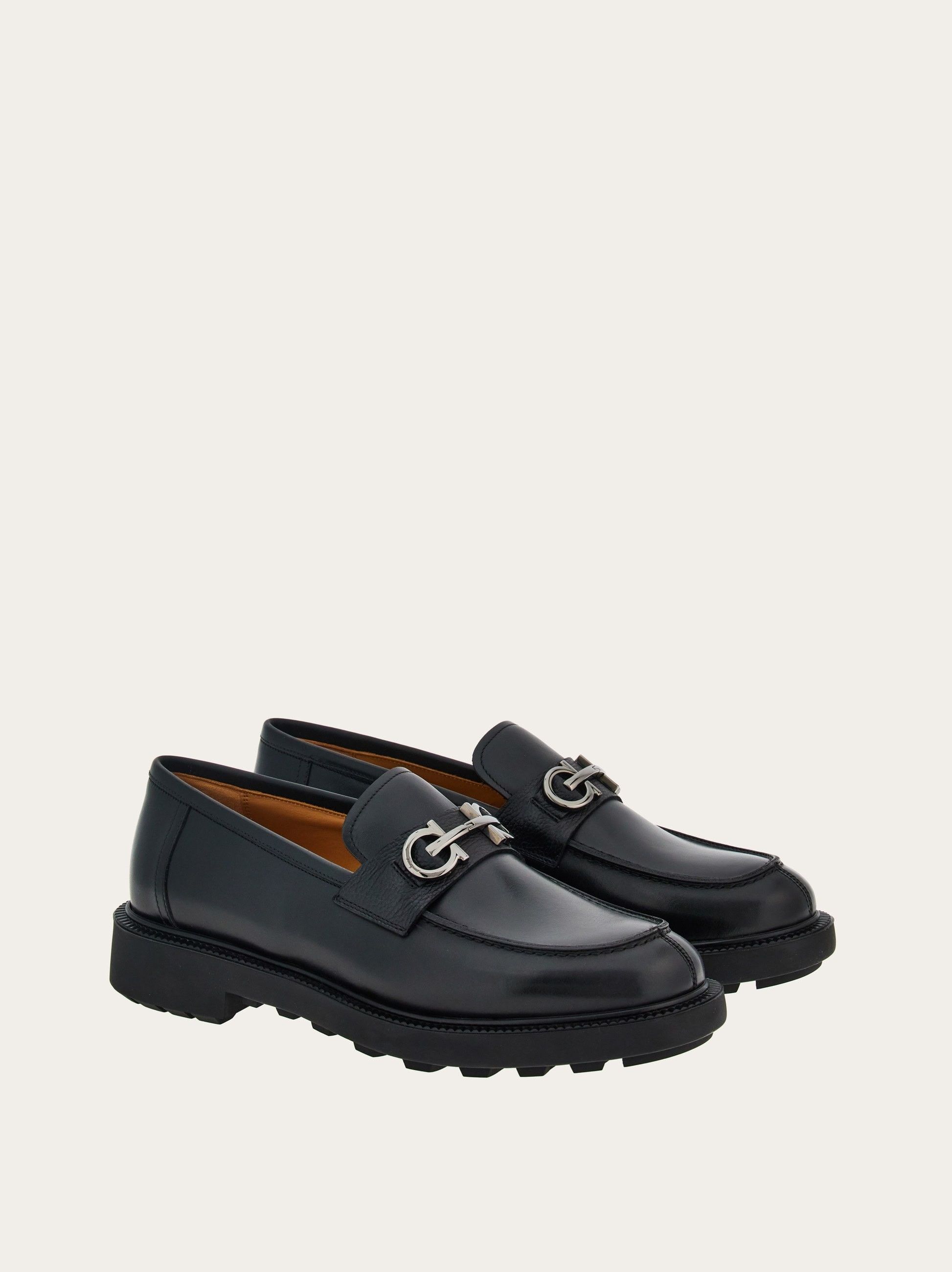 Salvatore Ferragamo o1s22i1n1025 Gancini Ornament Loafers in Black Size US 9 / EU 42 - 4 Thumbnail