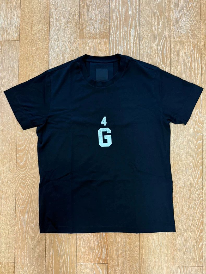 Givenchy Short Sleeve T-Shirt Size S 2505-Nextarrow