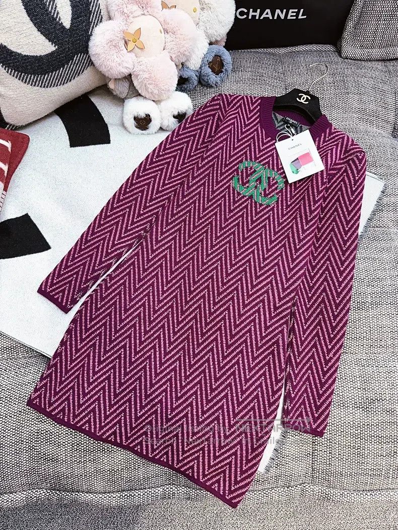 Chanel Chanel 21K knitted large logo wavy v-pattern purple long-s Size XXS / US 00 / IT 34 - 1 Thumbnail