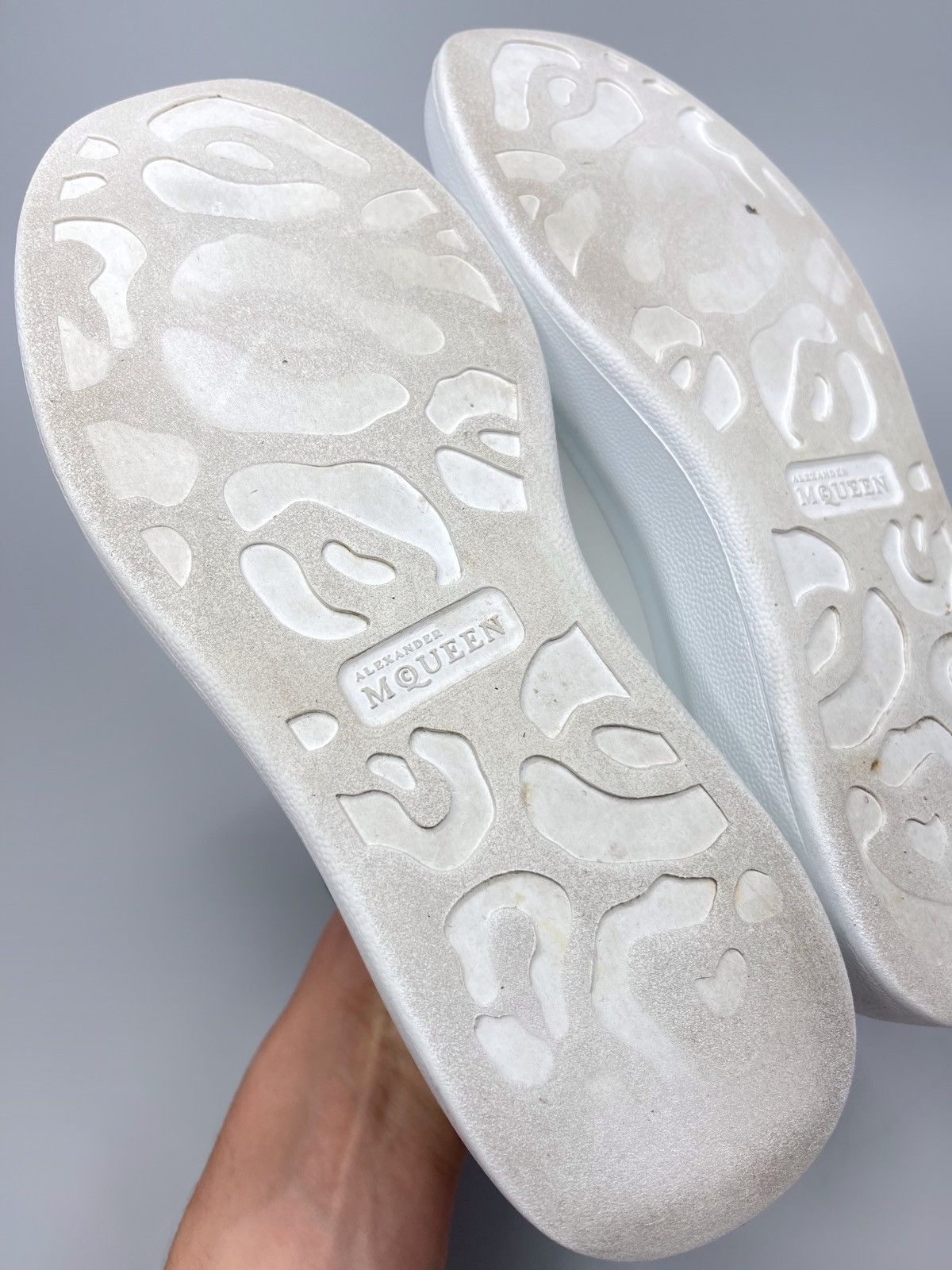 Alexander McQueen Alexander Mcqueen White Oversize Sneakers Size US 6 / IT 36 - 15 Thumbnail
