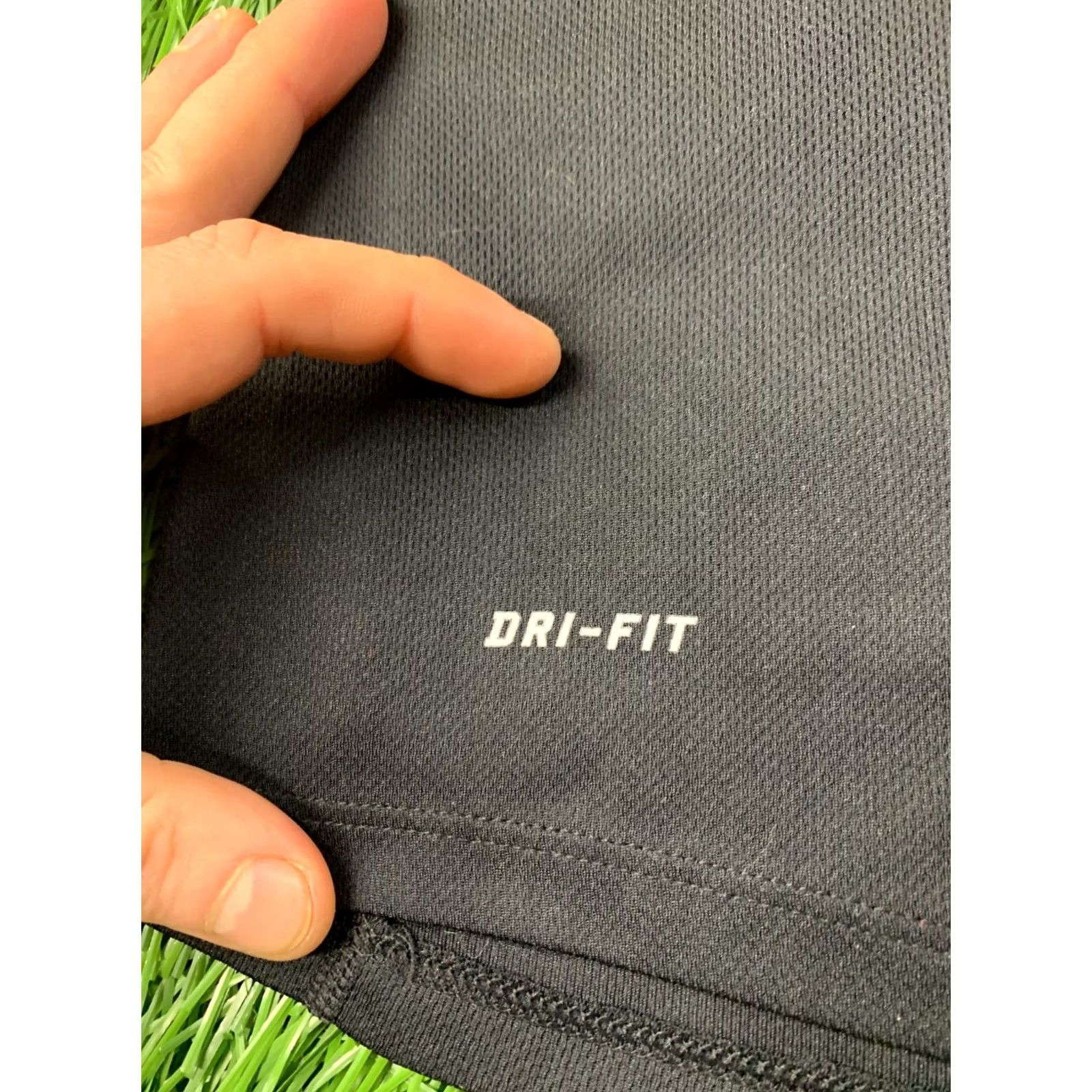Nike Nike Dri-FIT Shirt Women M Black Jersey Short Sleeve Training Run 2012 VINTAGE? Size M / US 6-8 / IT 42-44 - 5 Thumbnail