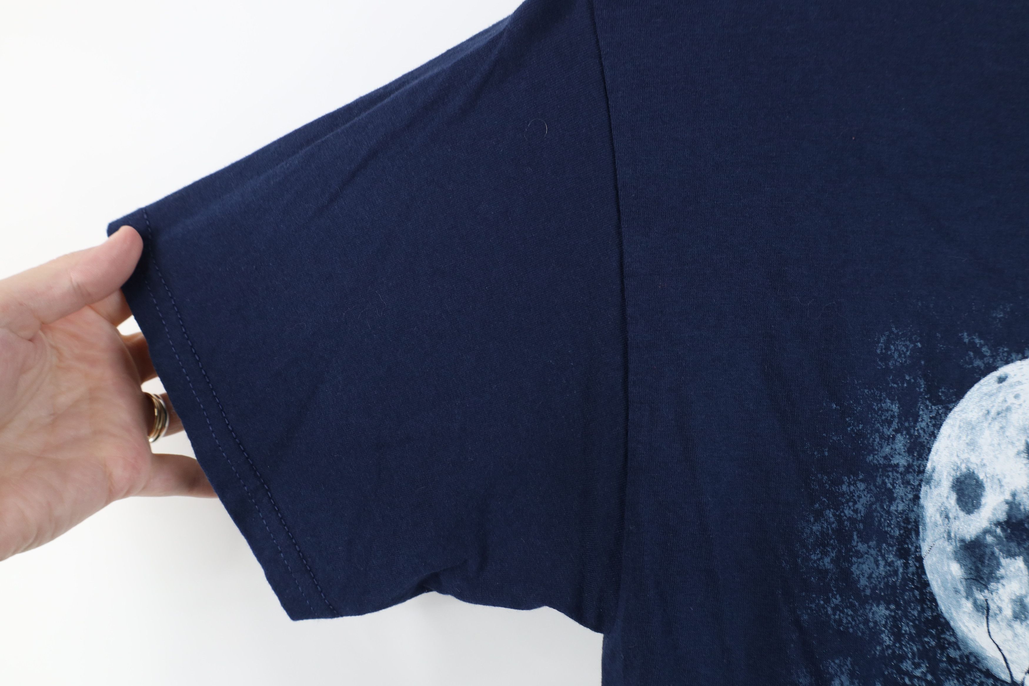 Vintage Vintage 90s Y2K Streetwear Wolf Moon T-Shirt Navy Blue Size US M / EU 48-50 / 2 - 8 Thumbnail