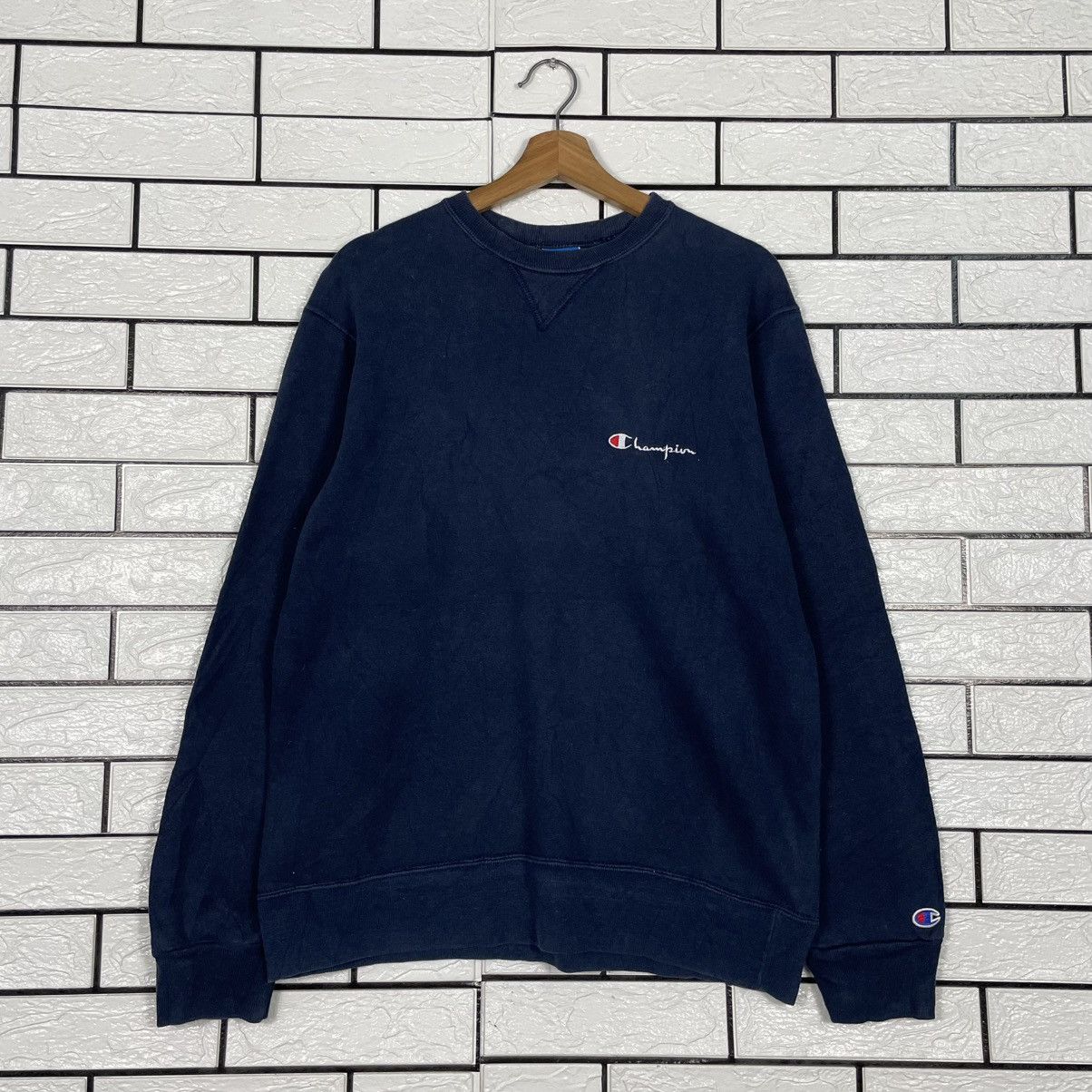 Champion Vintage Champion Sweatshirt Made In USA Size US L / EU 52-54 / 3 - 1 Thumbnail