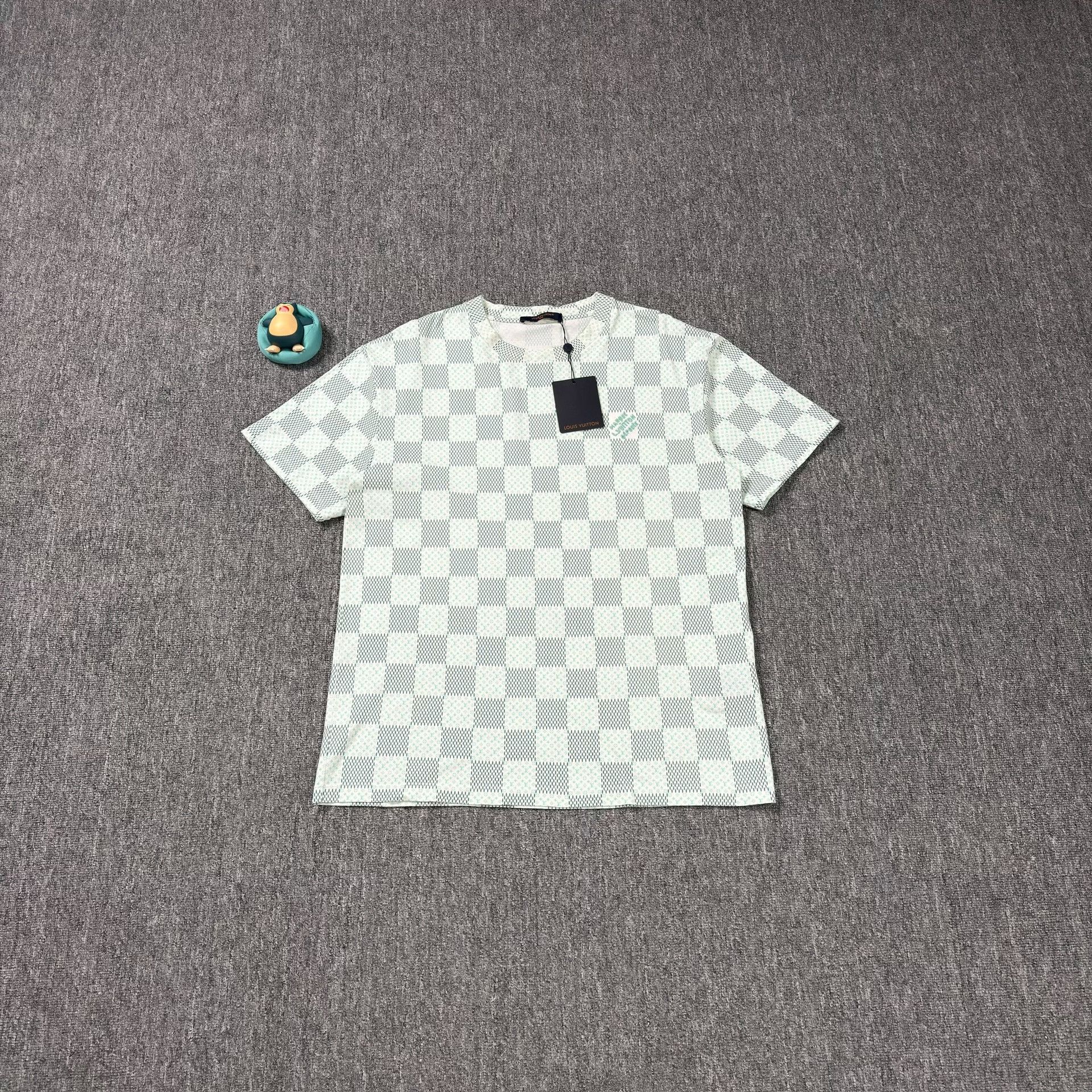 Louis Vuitton LV Pharrell Checkered Green T-Shirt Size US XL / EU 56 / 4 - 1 Thumbnail