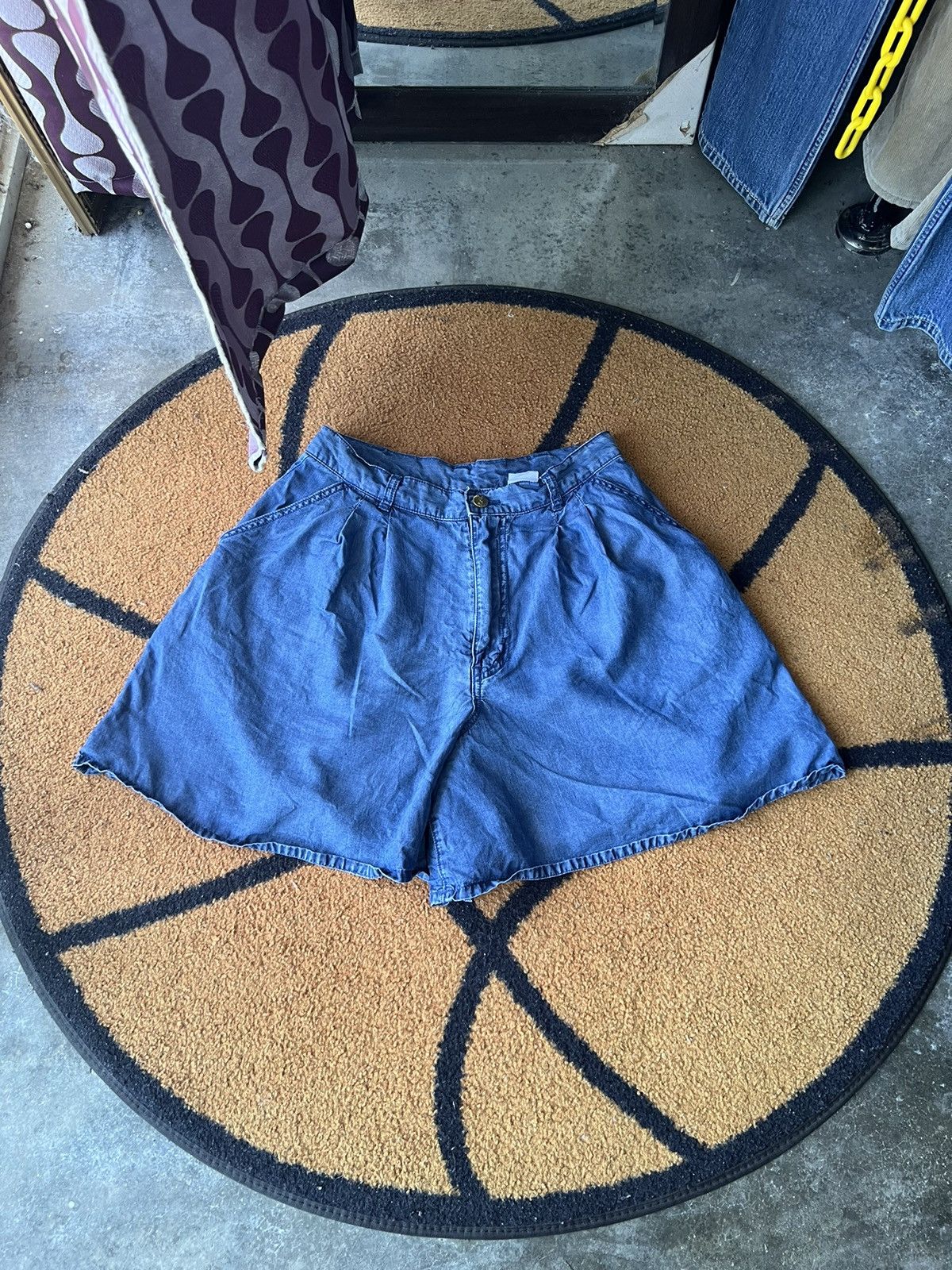 Yves Saint Laurent 🔥Vintage Yves Saint Laurent Short Pant Size 28" / US 6 / IT 42 - 1 Thumbnail