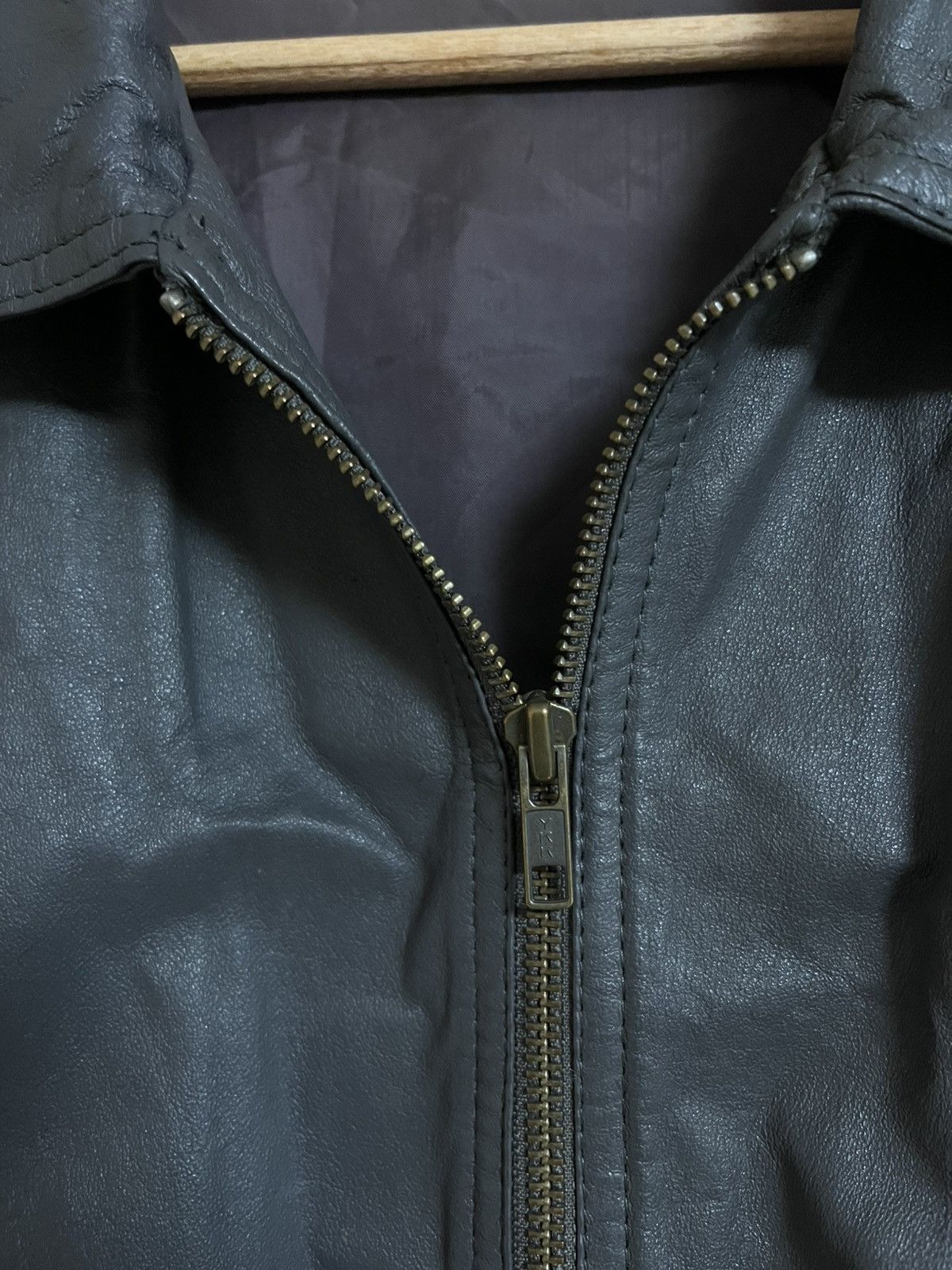 Vintage Vintage Leather Bomber Jacket MA-1 Style Purple Plum Size US L / EU 52-54 / 3 - 6 Thumbnail