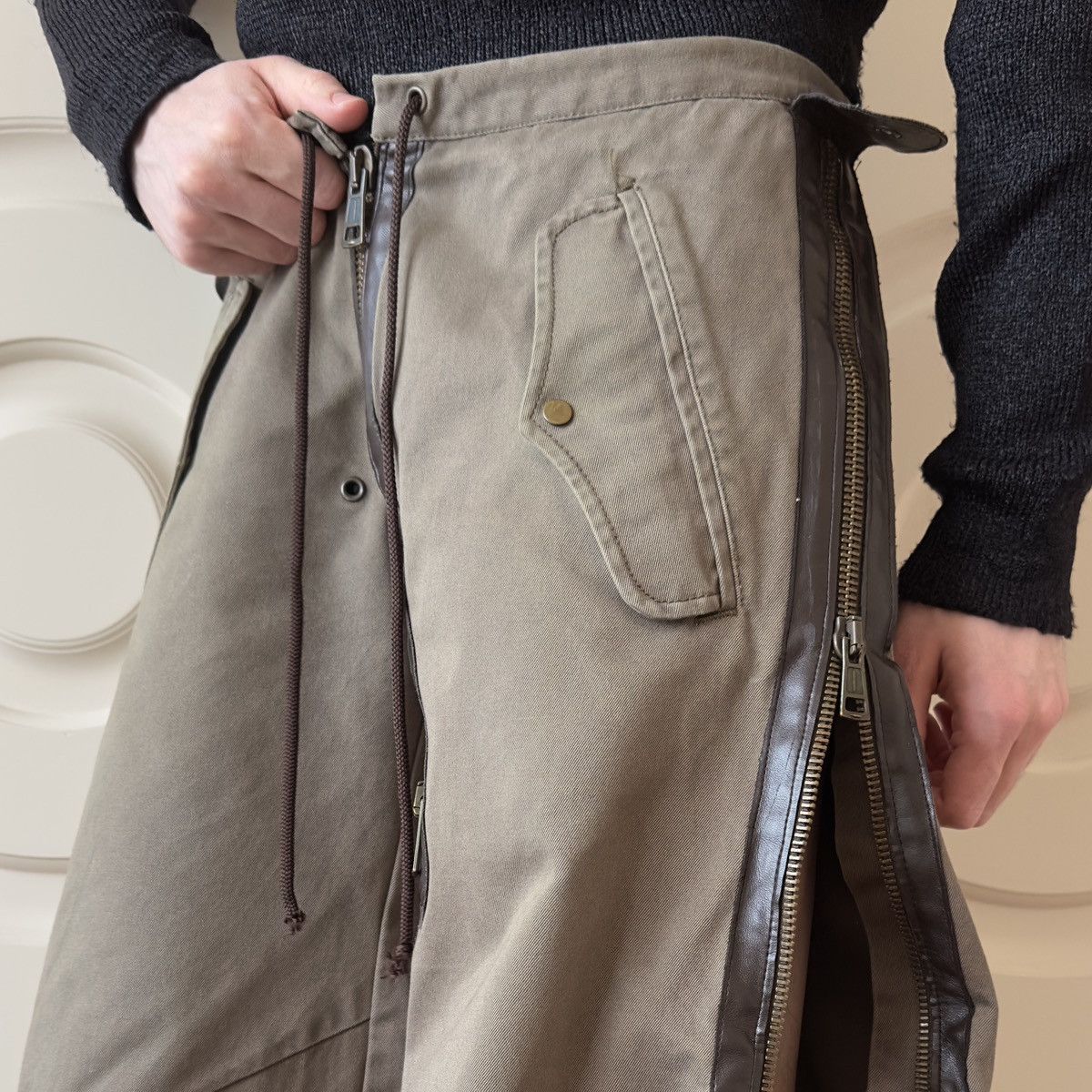 Dsquared2 Dsquared2 S/S 2002 Side-Zip Leather-Lined Loose Cargo Pants Size US 30 / EU 46 - 8 Thumbnail