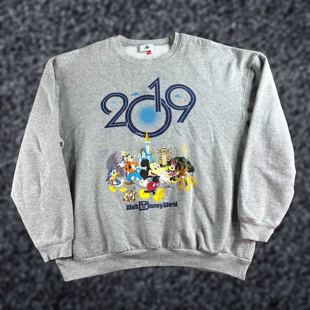 Disney Disney Sweatshirt Mens XL Gray 2019 Magic Kingdom Cast Walt Disney World WDW * Size US XL / EU 56 / 4 - 1 Thumbnail