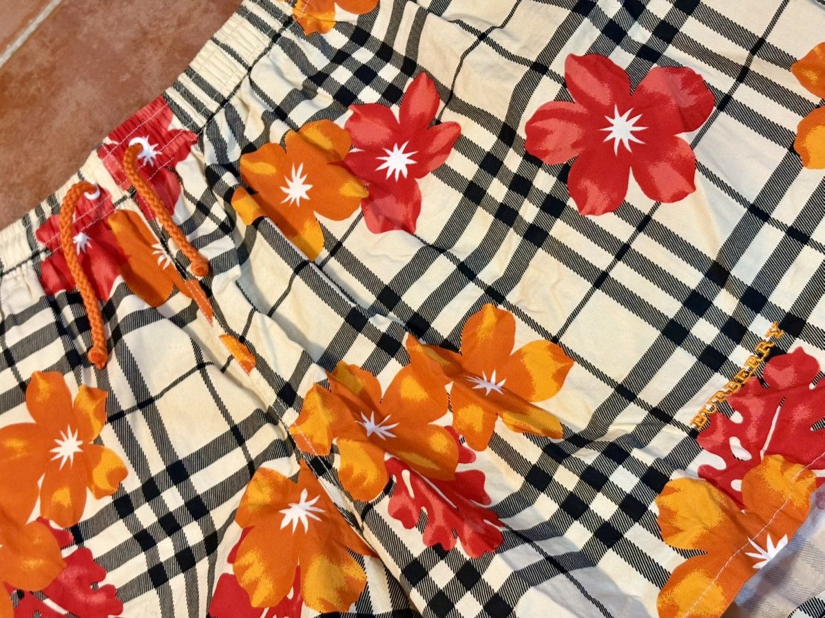 Burberry Burberry swim trunks nova check with vivid floral Size US 36 / EU 52 - 5 Thumbnail