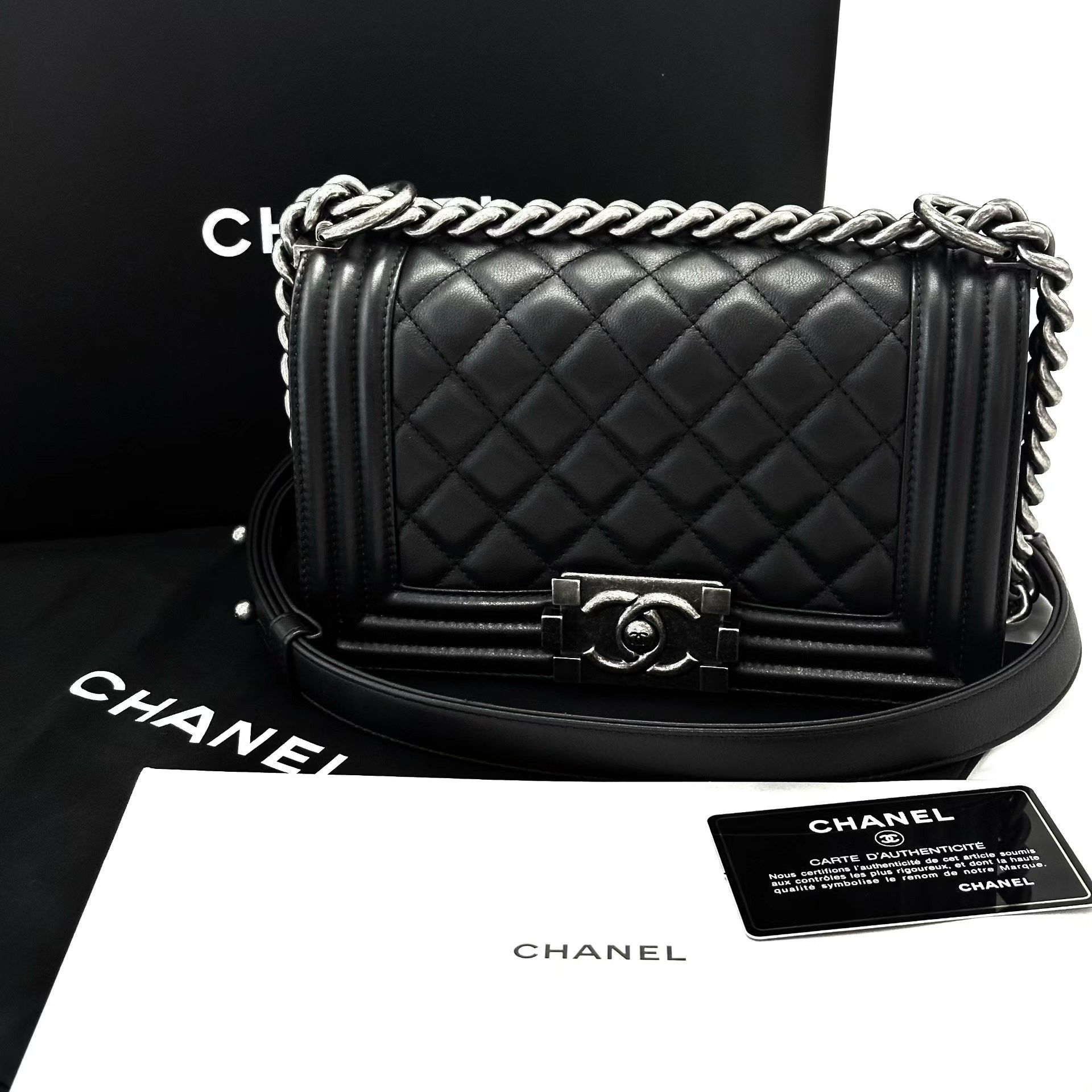 Chanel Pre-loved Bag Very good condition Size ONE SIZE - 1 Thumbnail