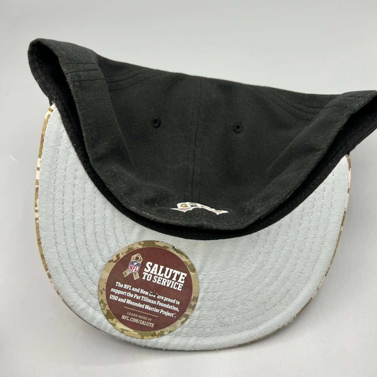 New Era Las Vegas Raiders Hat Men 7 3/4 NFL Salute to Service Fitted Size ONE SIZE - 4 Thumbnail