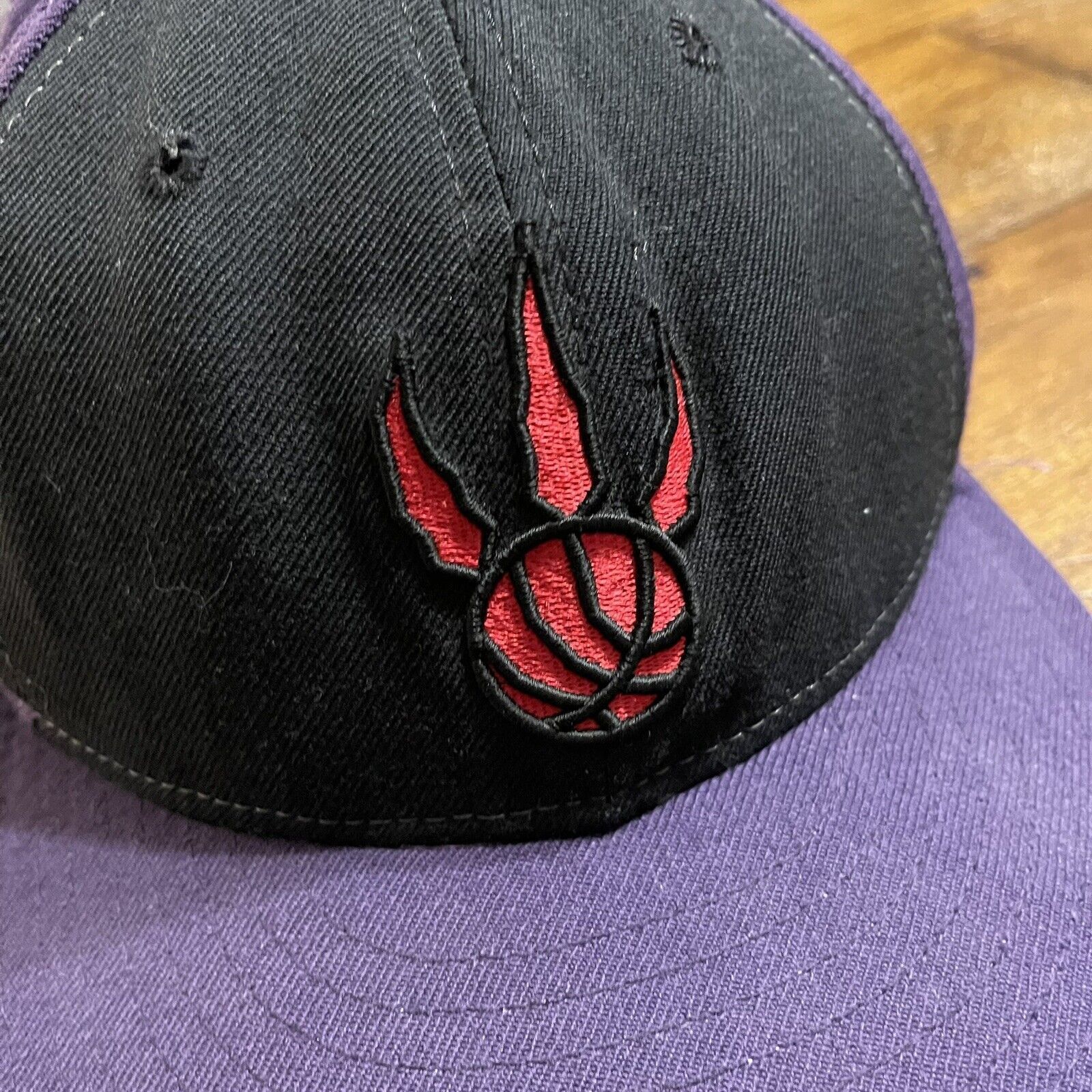 New Era Vtg New Era Toronto Raptors Hat Sz 7 Fitted Y2K Vince Size ONE SIZE - 3 Thumbnail