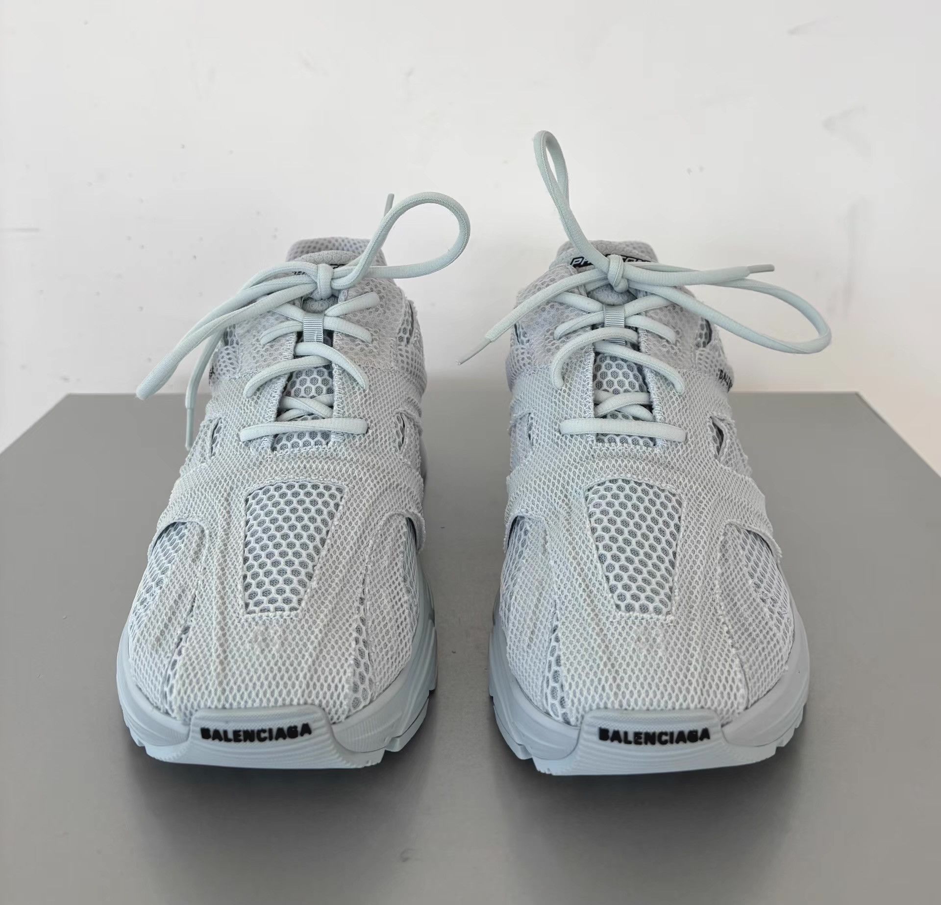 Balenciaga Balenciaga Light Blue Phantom Sneakers Ｑ21 Size US 8 / EU 41 - 2 Thumbnail