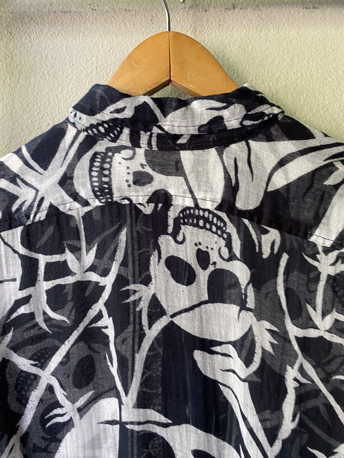 Designer × Japanese Brand Out Back skull pirate printed shirt Size US XL / EU 56 / 4 - 8 Thumbnail