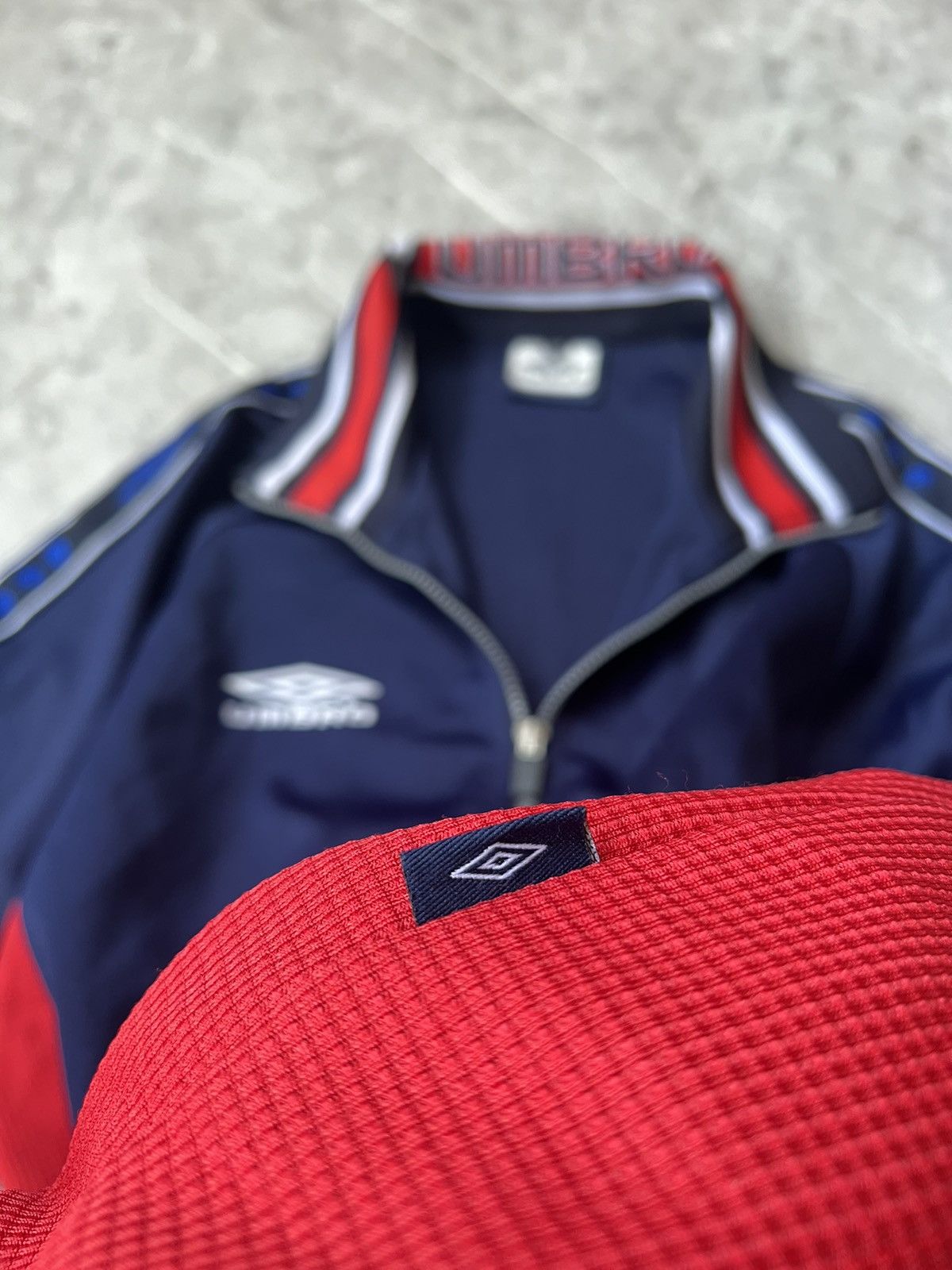 Umbro × Vintage (SOLD) Vintage Umbro England Taped Track Jacket Size US L / EU 52-54 / 3 - 6 Thumbnail