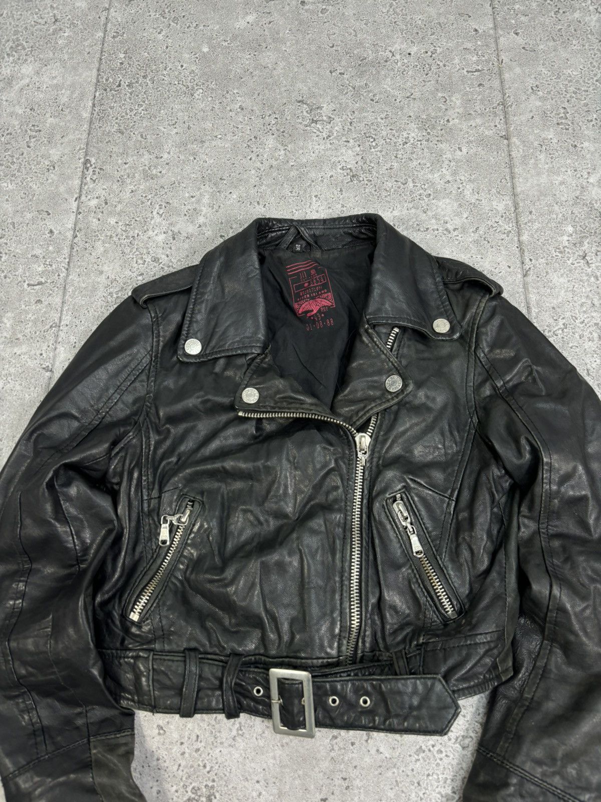Japanese Brand × Vintage 2000s Japan Cropped Faded Distressed Leather Bomber Jacket Size S / US 4 / IT 40 - 4 Thumbnail