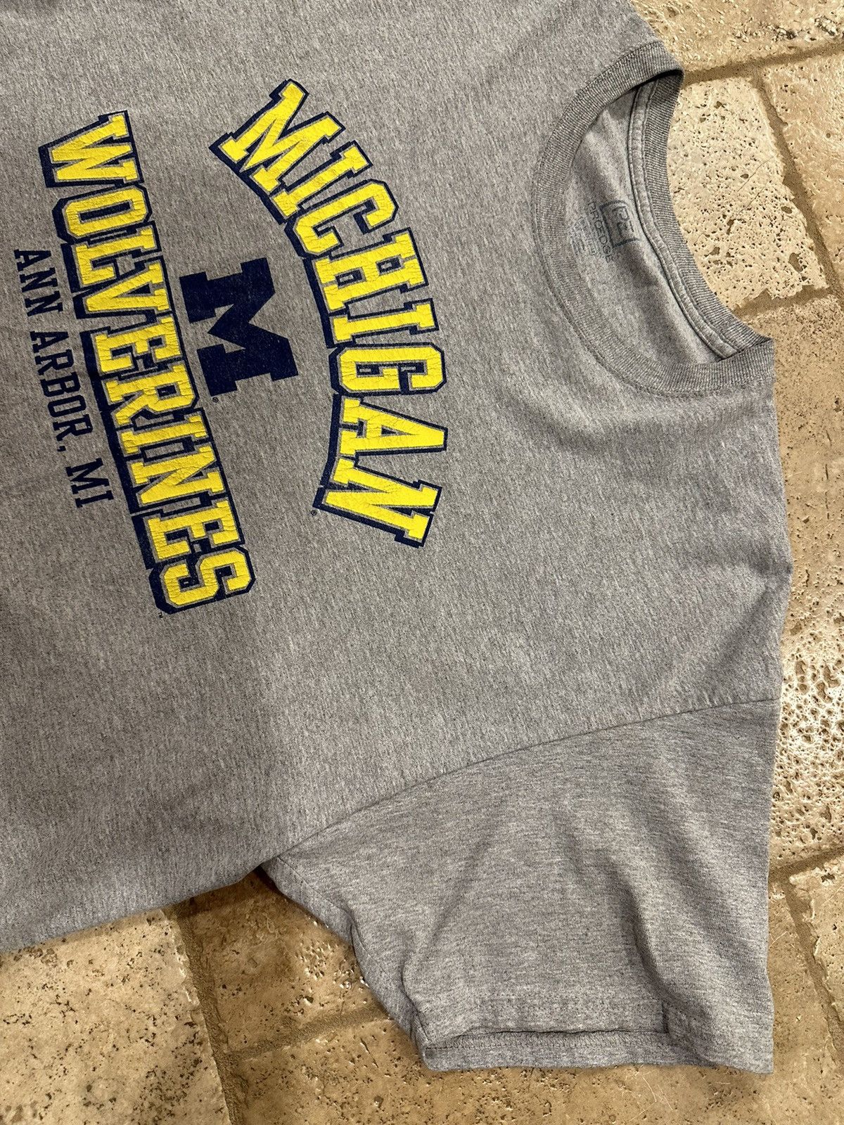 NCAA × Vintage Vintage NCAA Michigan Wolverines Grey T-Shirt Size US XL / EU 56 / 4 - 5 Thumbnail
