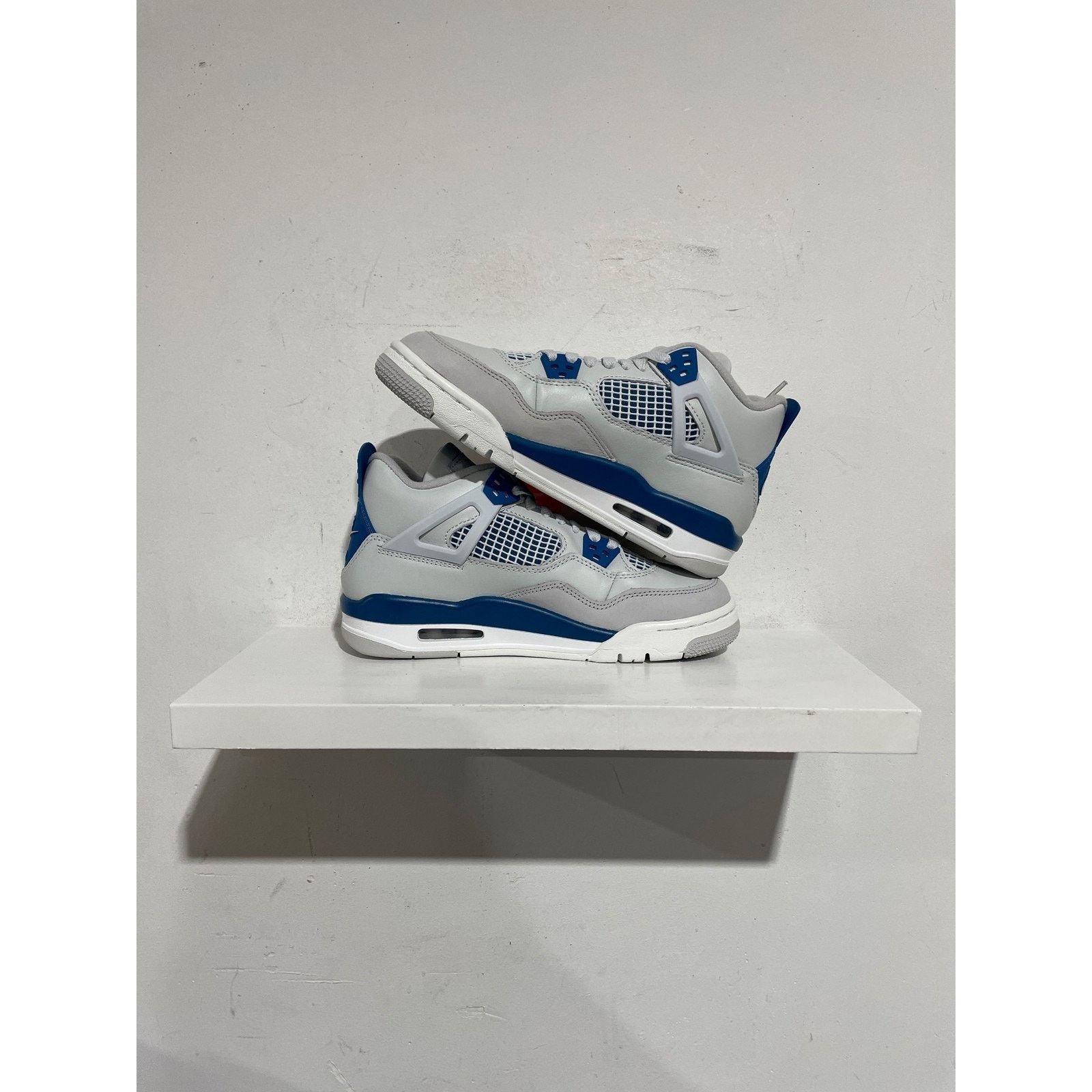 Nike NIKE JORDAN 4 MILITARY BLUE SIZE 6Y NEW Size US 6 / EU 39 - 2 Thumbnail