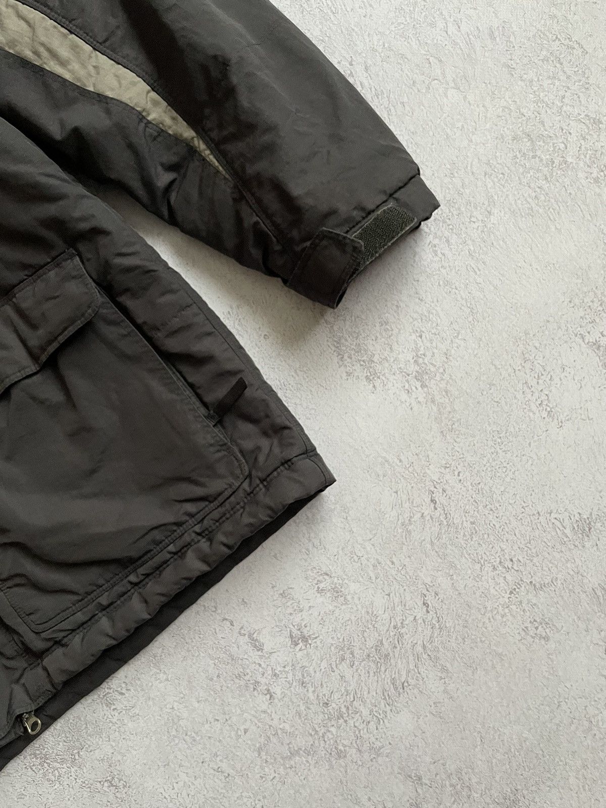Nike Vintage Y2K Nike Big Logo Swoosh Puffer Jacket 00s Size M Size US M / EU 48-50 / 2 - 3 Thumbnail