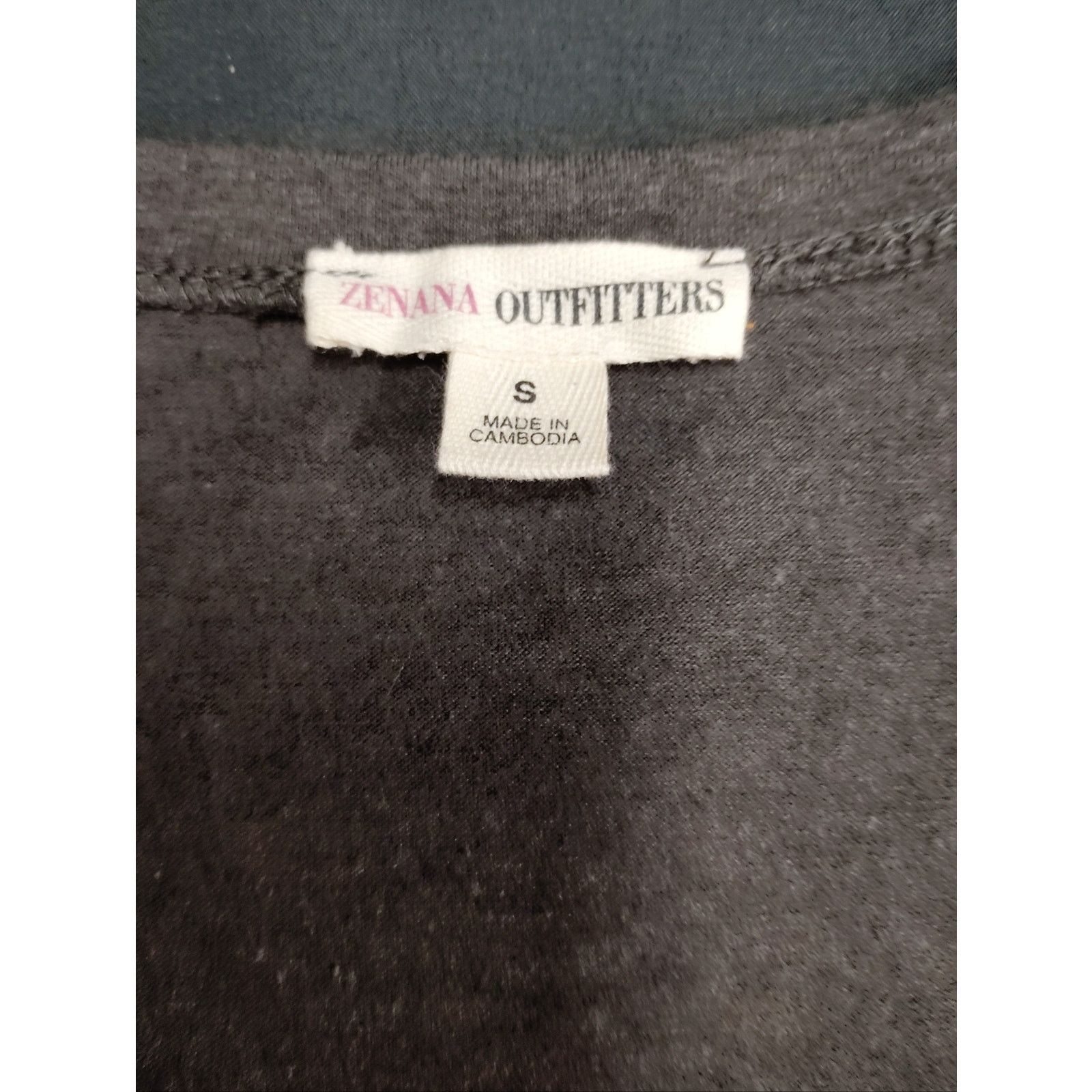 ZENITH Zenana Outfitters Light Gray V-Neck Short Sleeve Tee Size S / US 4 / IT 40 - 2 Thumbnail