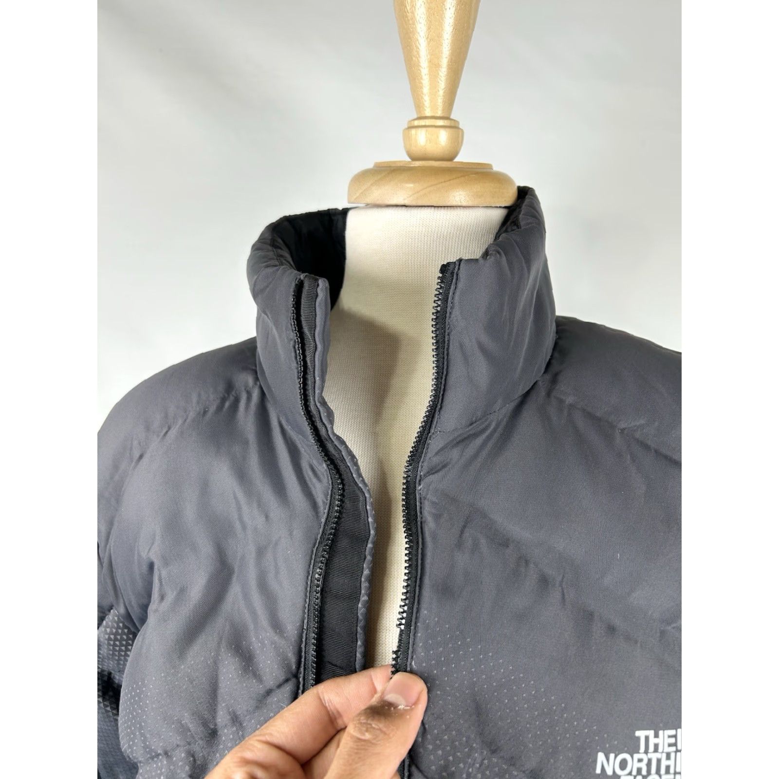 The North Face The North Face Jacket Mens M Gray 700 Insulated Puffer Full Zip Geometric Pattern Geo Size US M / EU 48-50 / 2 - 5 Thumbnail