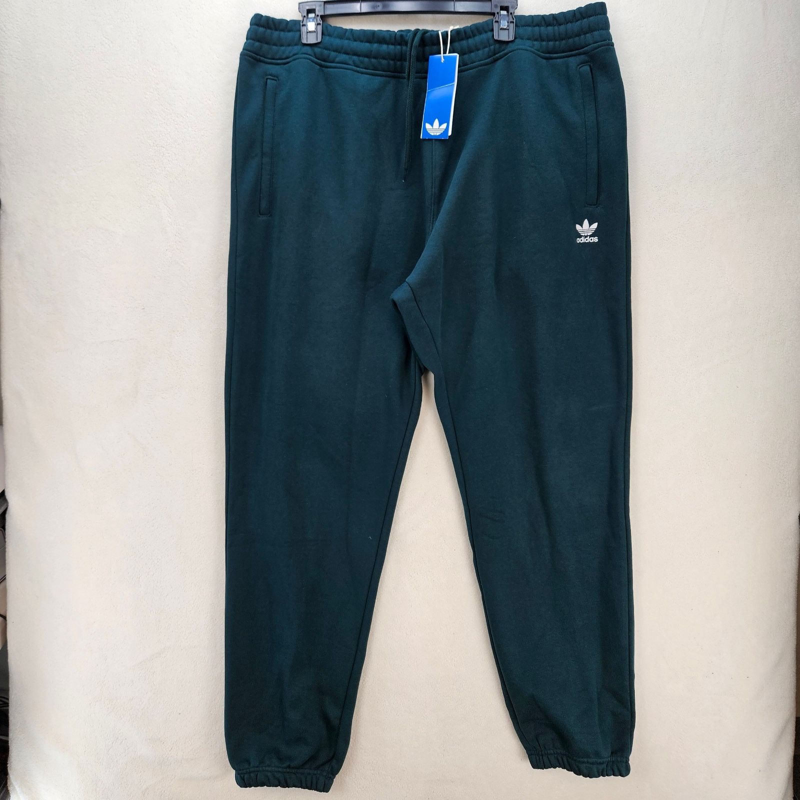Adidas ADIDAS ORIGINALS MEN'S 2XL AURORA IVY TREFOIL JZ3585 SWEAT Size US 39 - 1 Thumbnail