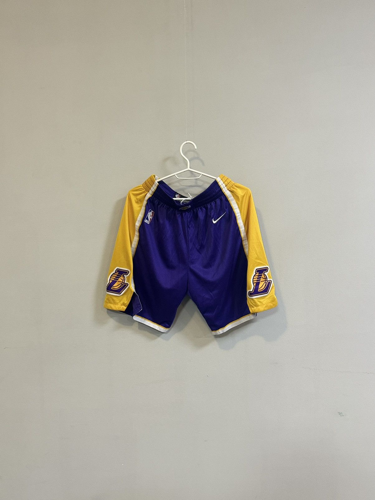 NBA × Vintage Lakers Gold Retro Home Shorts Size US 32 / EU 48 - 1 Thumbnail