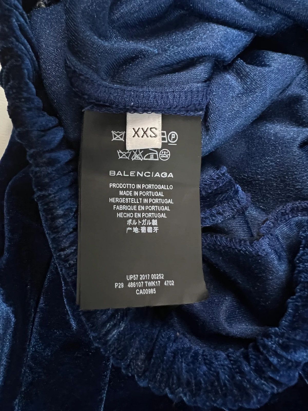 Balenciaga BALENCIAGA AW17 RUNWAY BAGGY BLUE VELVET SWEATPANTS SZ:XXS Size US 31 - 4 Thumbnail