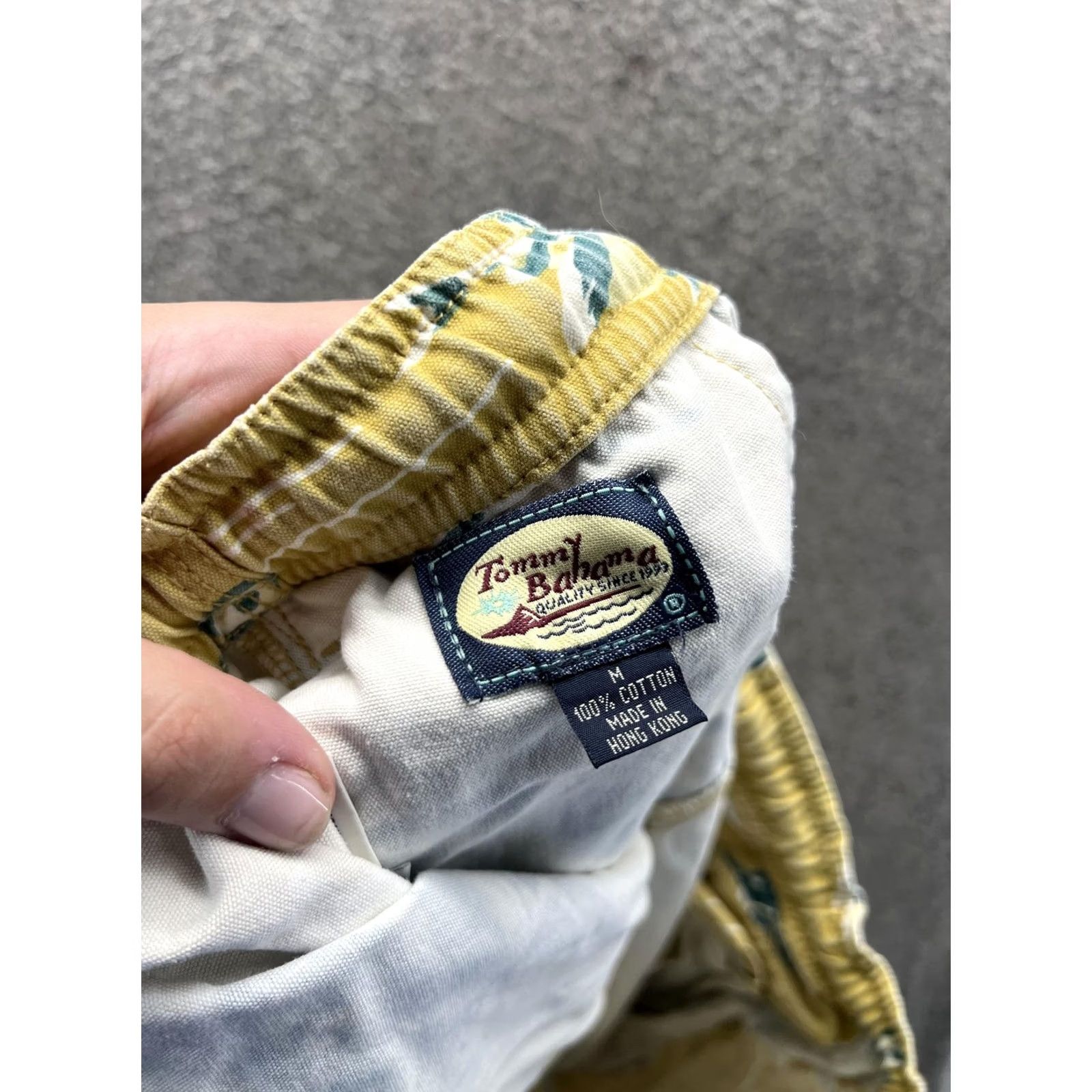 Tommy Bahama Tommy Bahama Swim Trunks Mens Medium Yellow Fish Print Tropical Drawstring Bottom Size ONE SIZE - 4 Thumbnail