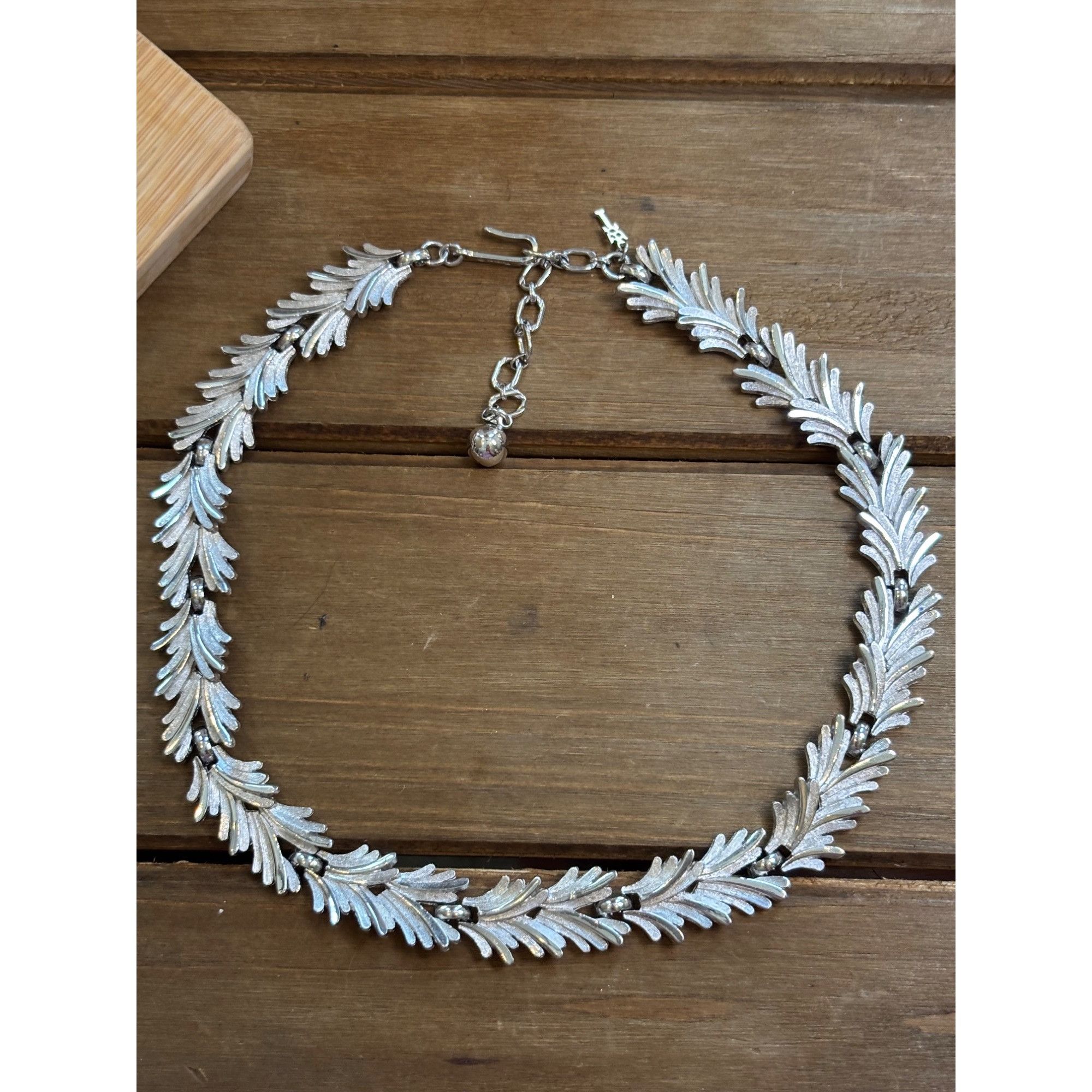 Other Vintage Crown Trifari Silver Leaf Necklace Size ONE SIZE - 4 Thumbnail